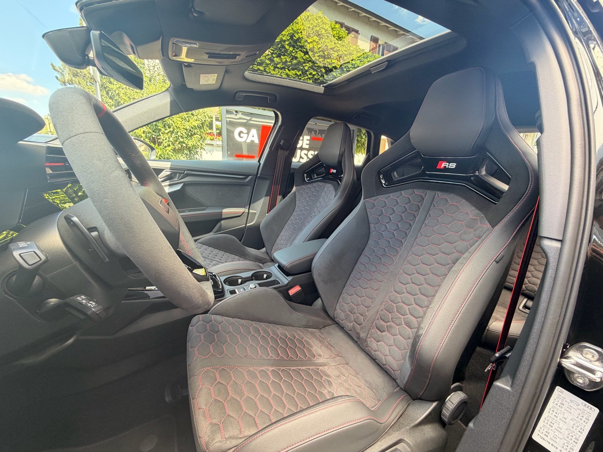 AUDI RS3 SPORTBACK 2.5 400 PS TFSI QUATTRO *** SCHALENSITZE & PANORAMAGLASDACH ***-image-8