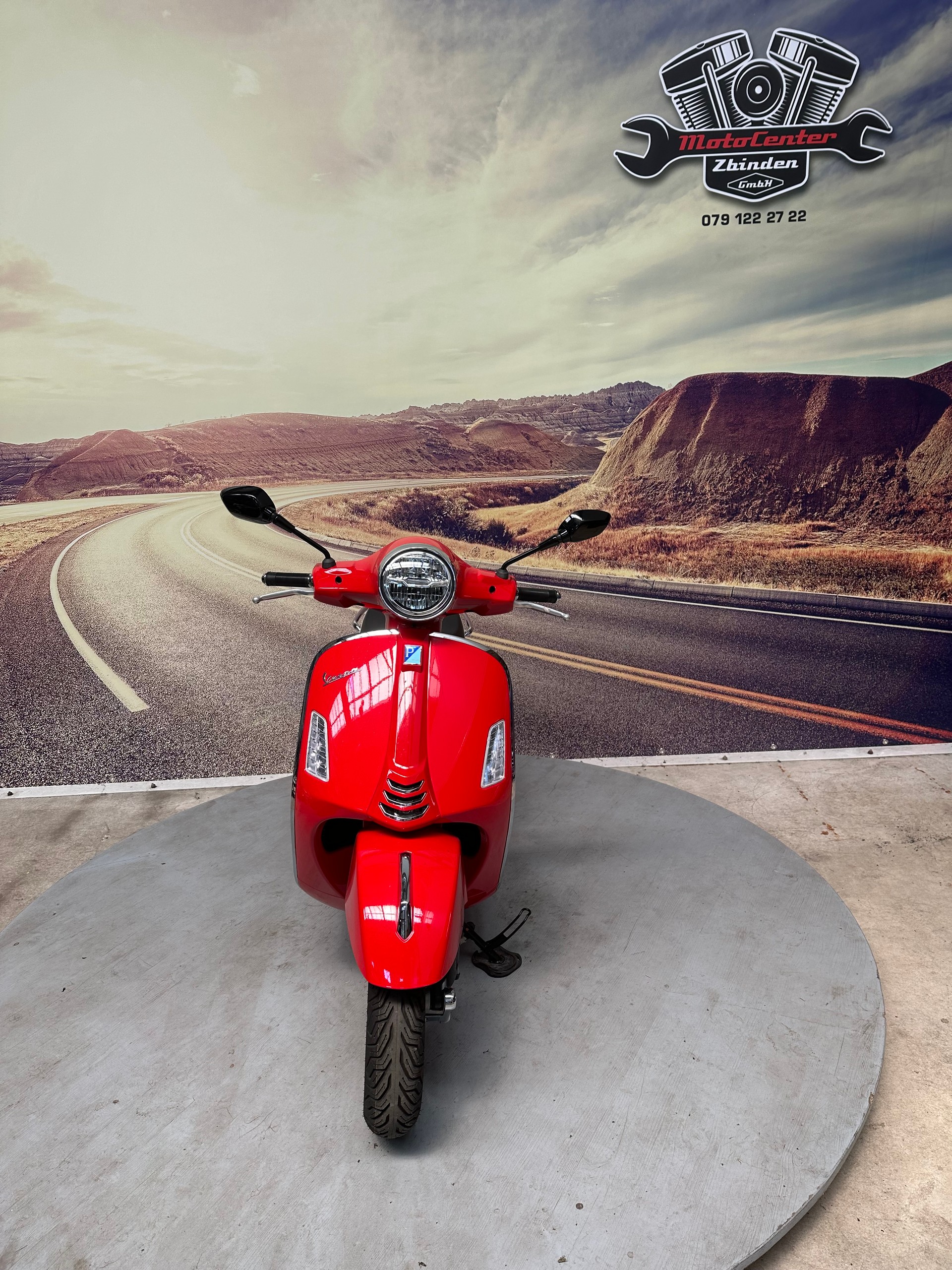 PIAGGIO Vespa GTS 125 Super-image-2