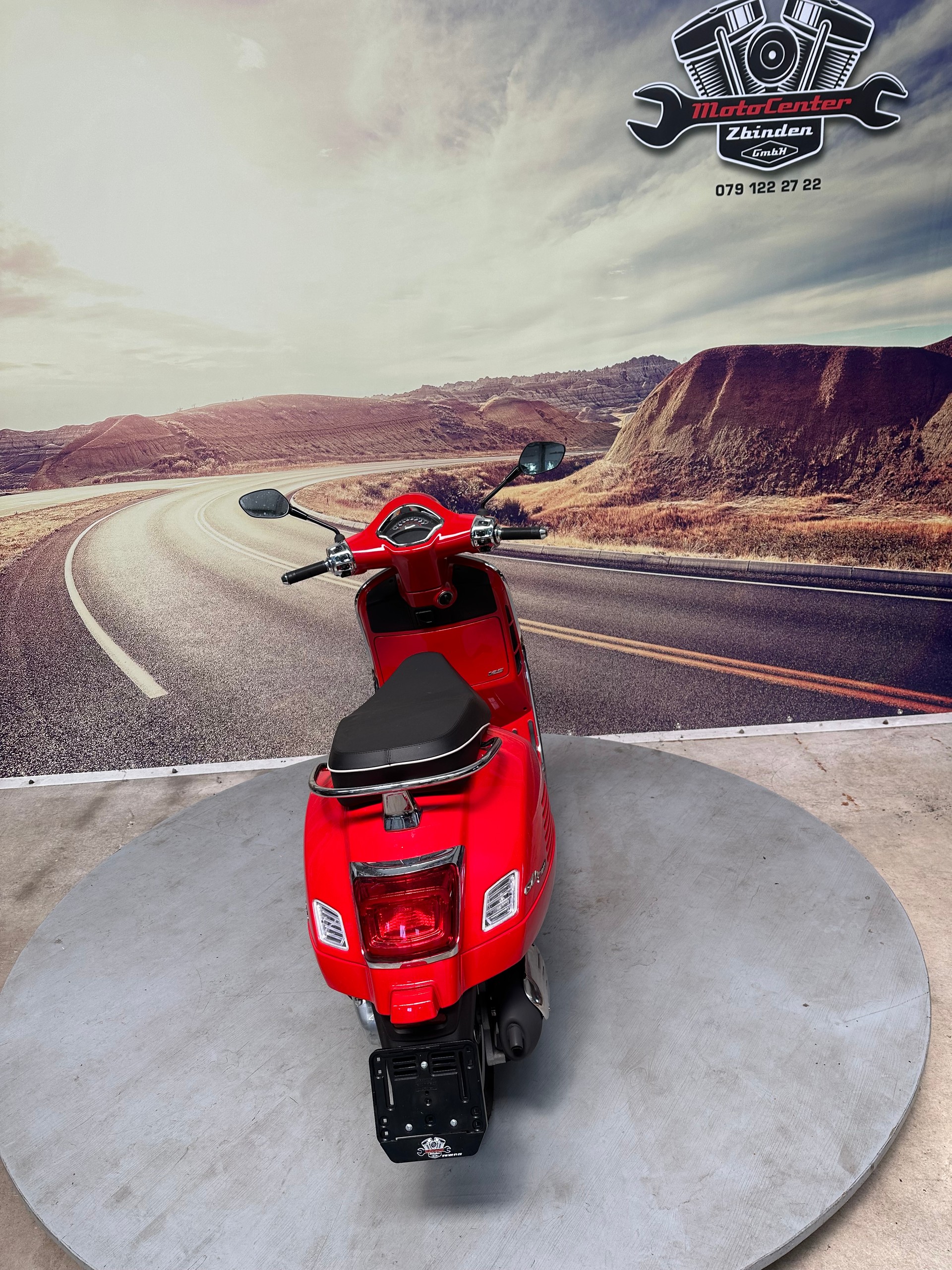 PIAGGIO Vespa GTS 125 Super-image-7