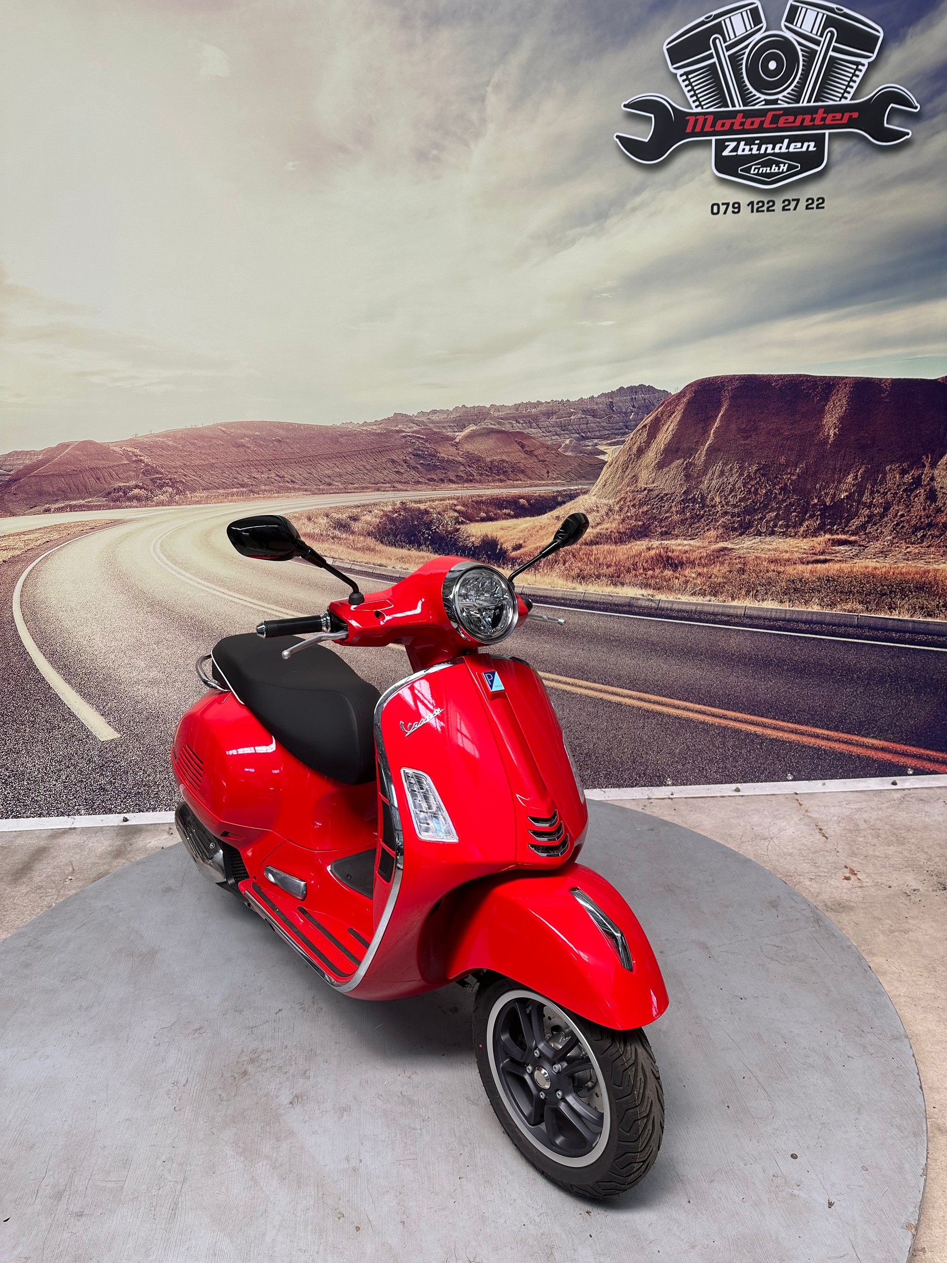 PIAGGIO Vespa GTS 125 Super-image-1