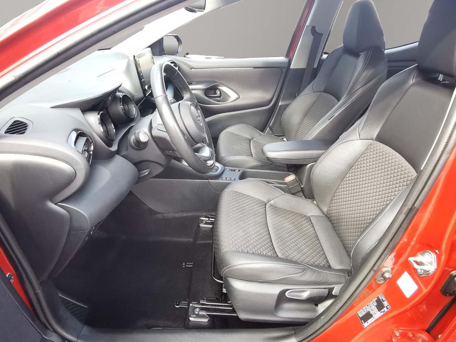 MAZDA 2 1.5 Hybrid-showroom-element-1