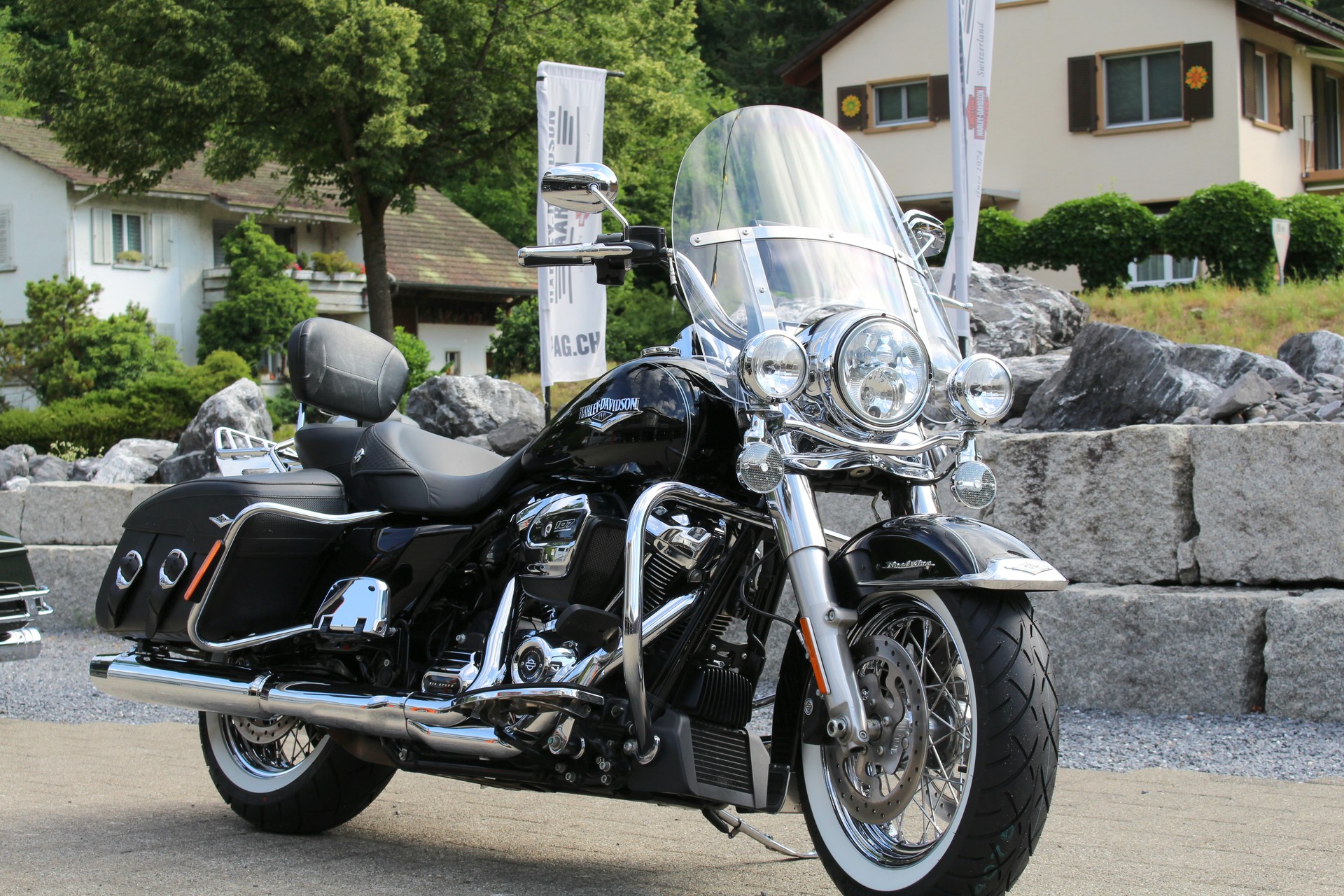 HARLEY-DAVIDSON FLHRC Road King Classic 107 ABS-image-1