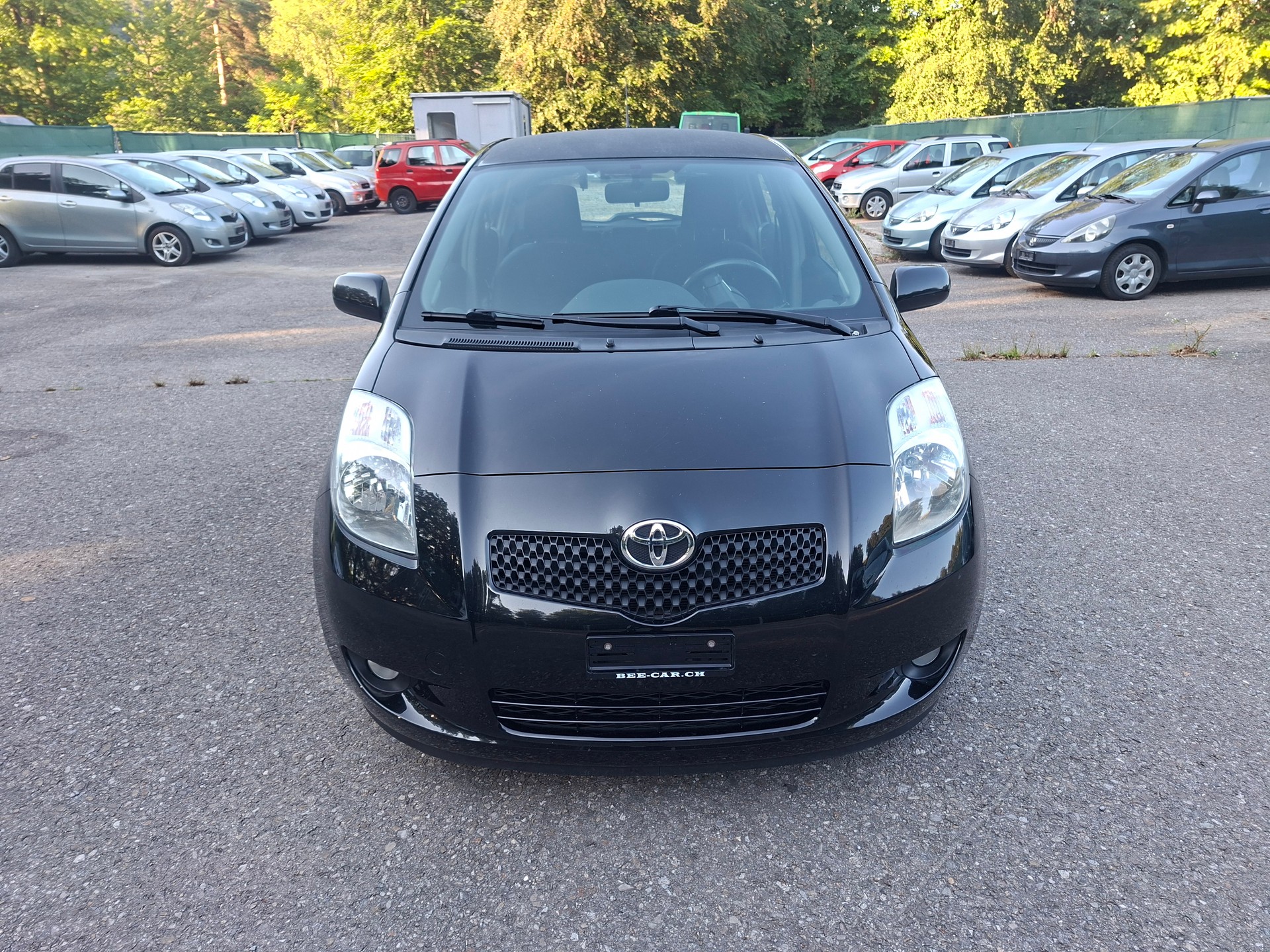 TOYOTA Yaris 1.3 Linea Sol-showroom-element-2