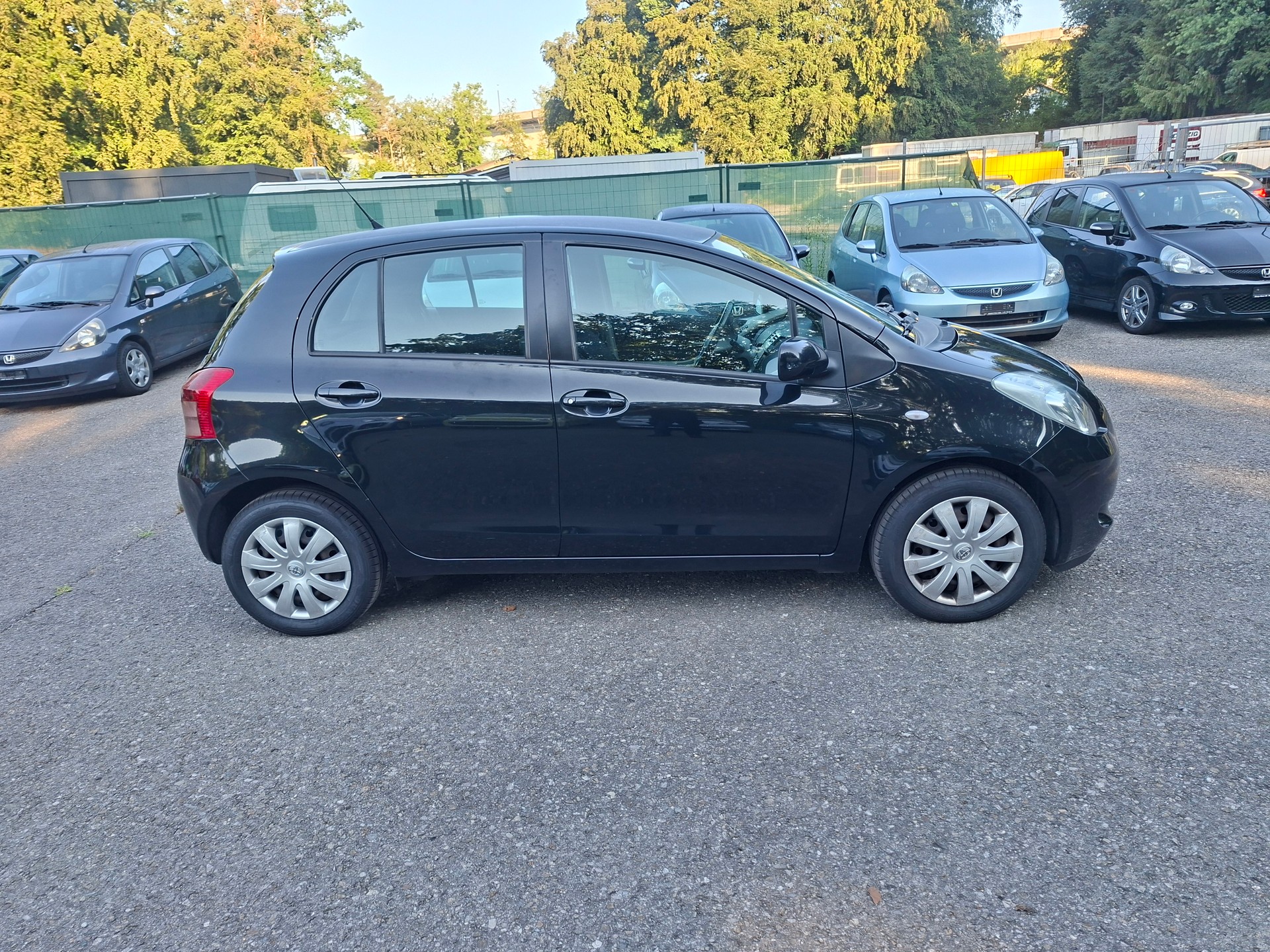 TOYOTA Yaris 1.3 Linea Sol-image-4