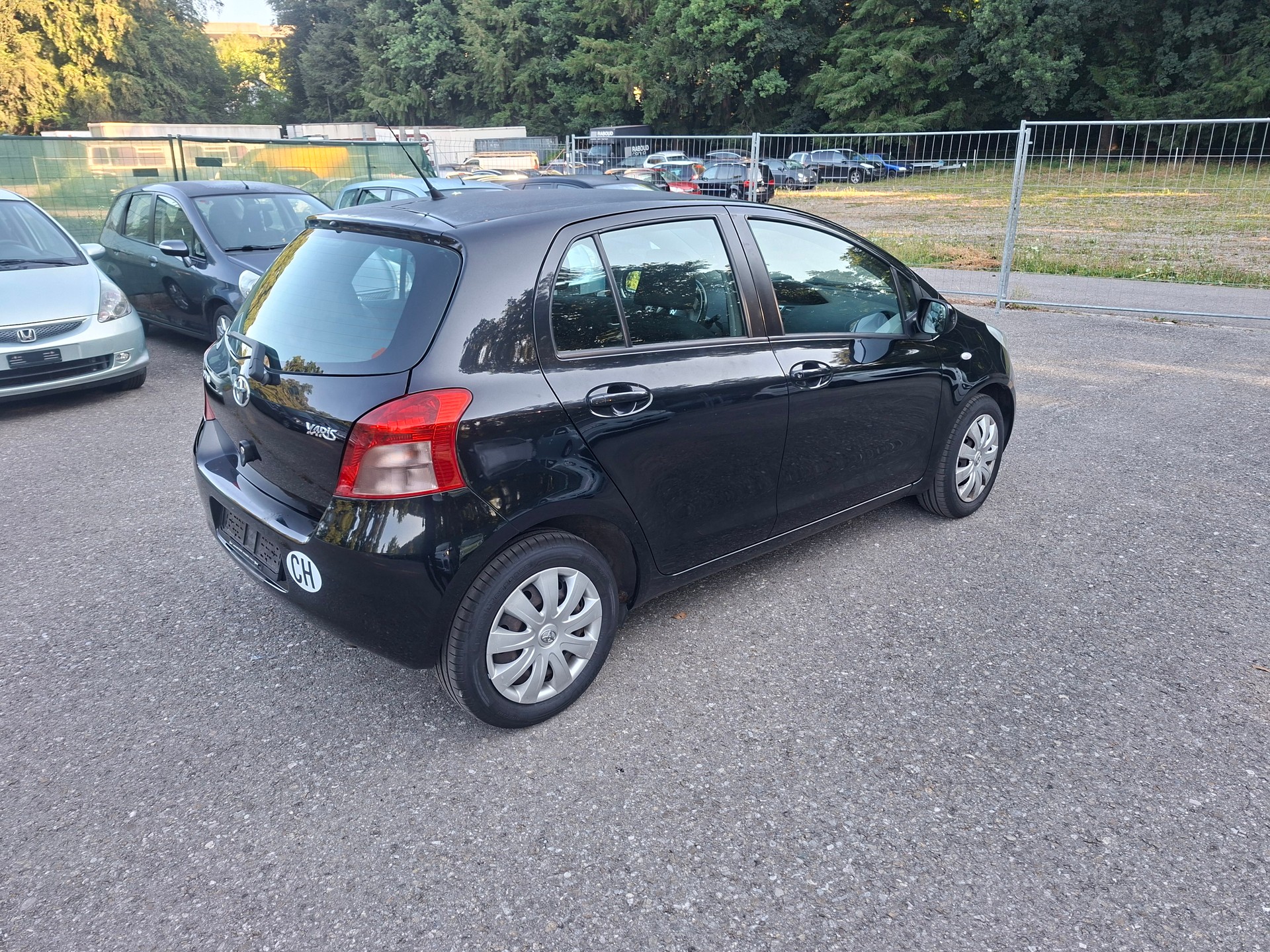 TOYOTA Yaris 1.3 Linea Sol-image-5