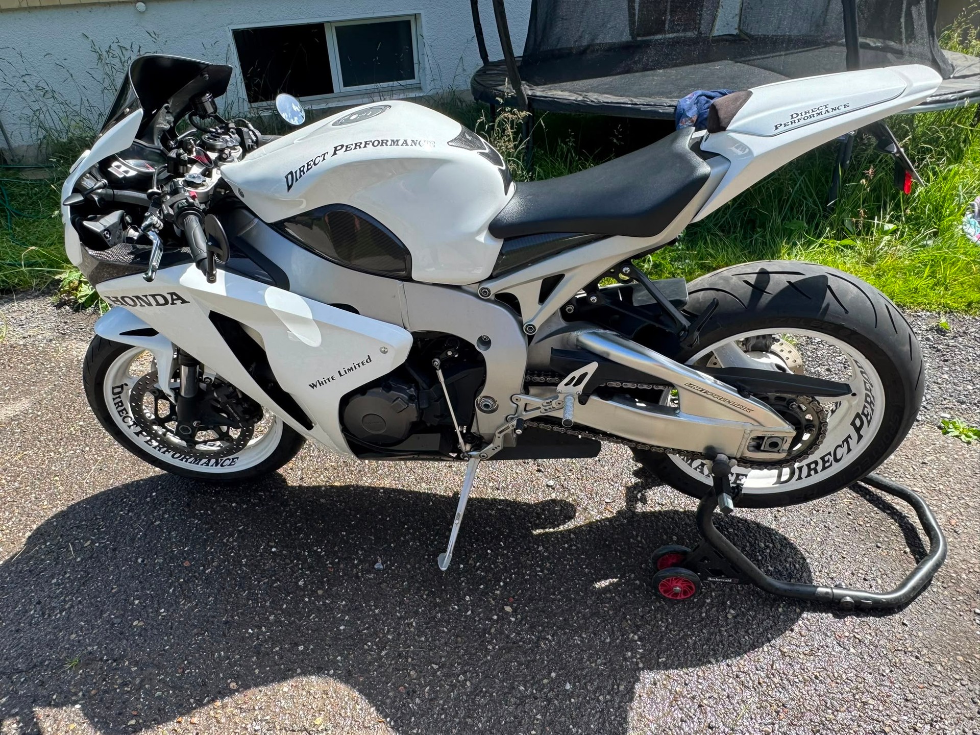 HONDA CBR 1000 RR-image-1