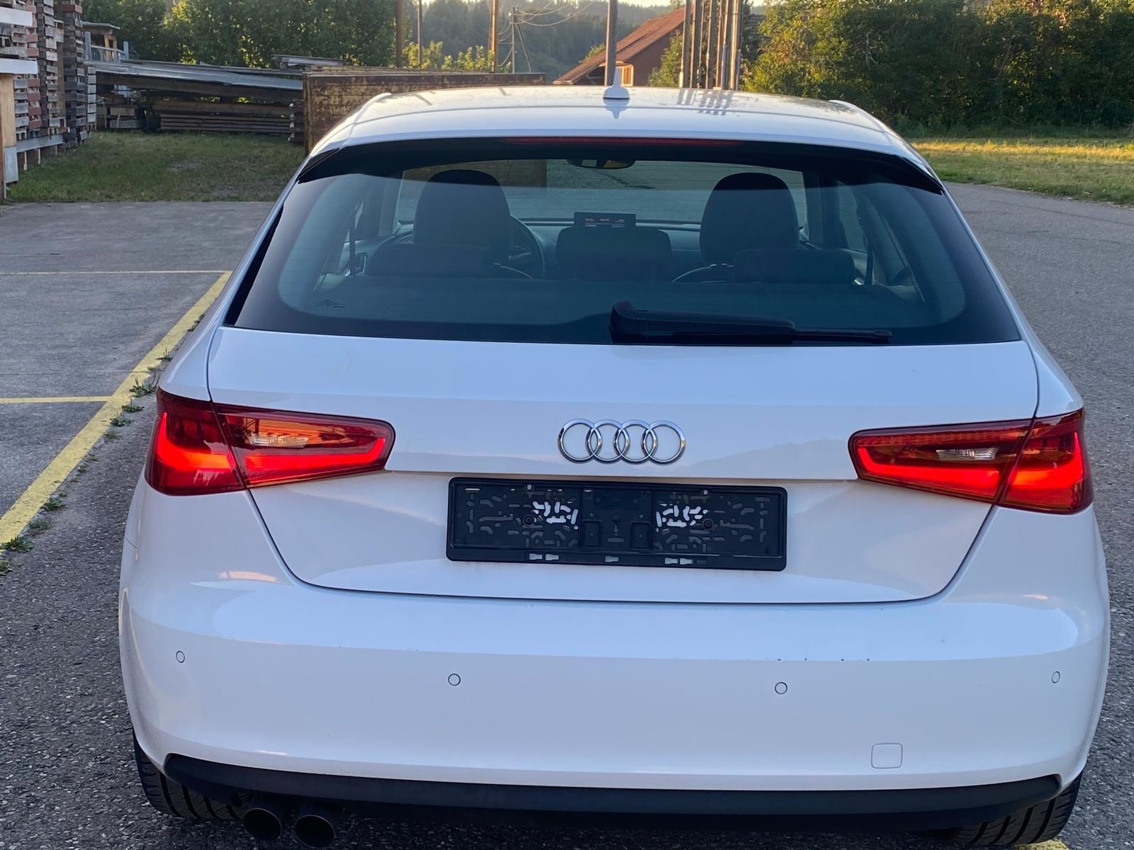 AUDI A3 2.0 TDI Attraction **FRISCH AB MFK**-image-2