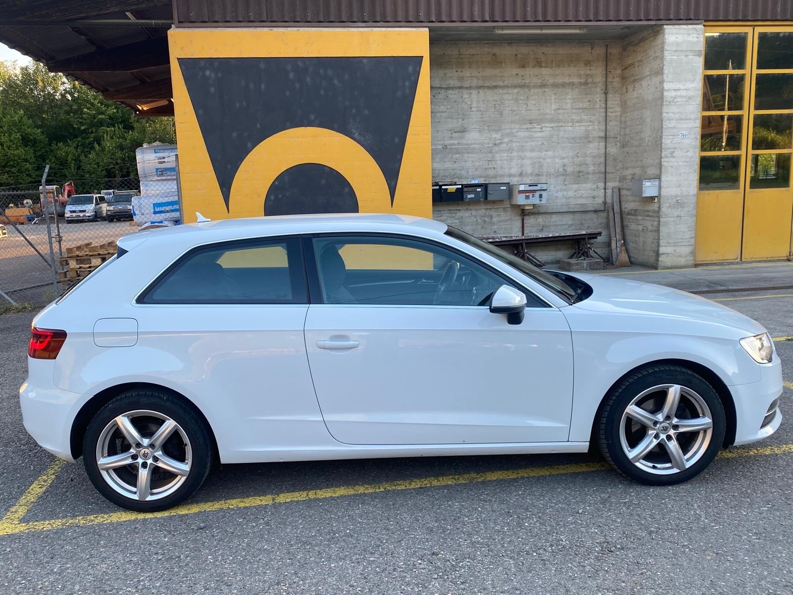 AUDI A3 2.0 TDI Attraction **FRISCH AB MFK**-image-3
