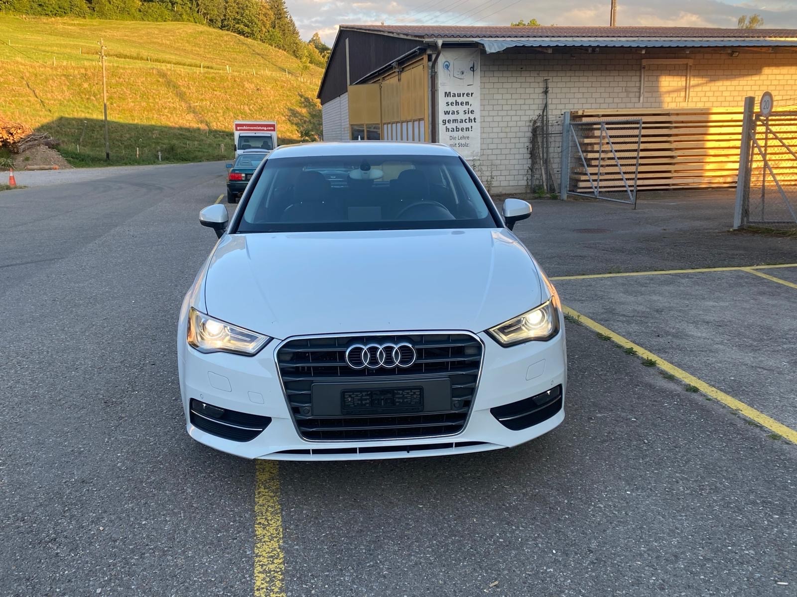 AUDI A3 2.0 TDI Attraction **FRISCH AB MFK**