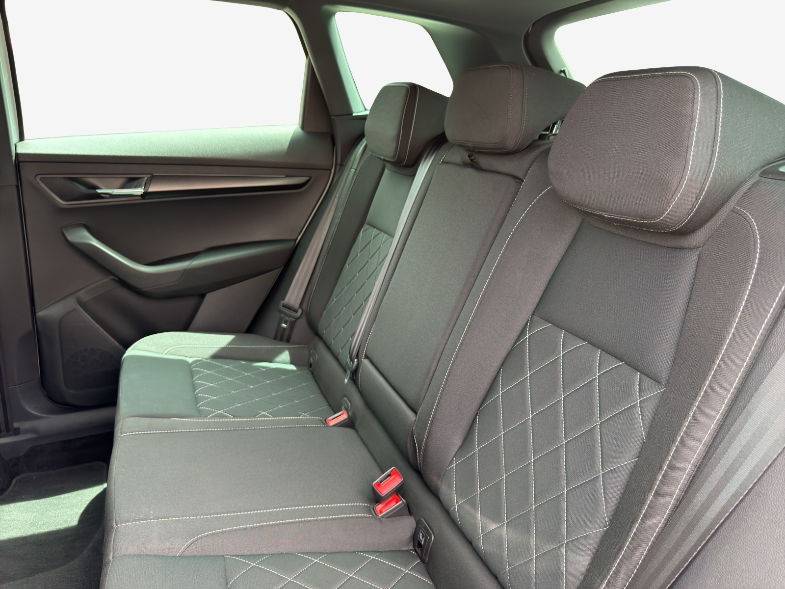 SKODA Karoq 2.0 TDI CR Sport Line 4x4 DSG-image-11