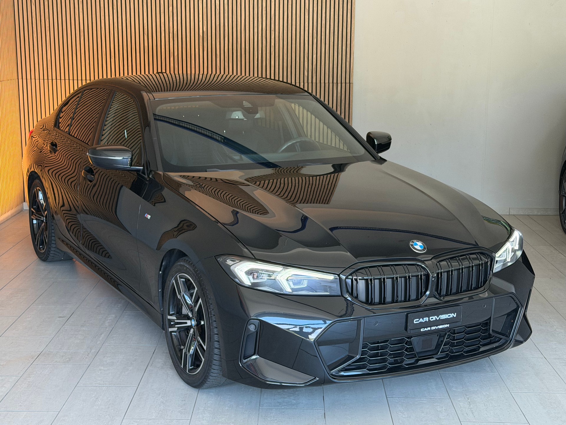 BMW 330d xDrive 48V Steptronic M Sport-image-4