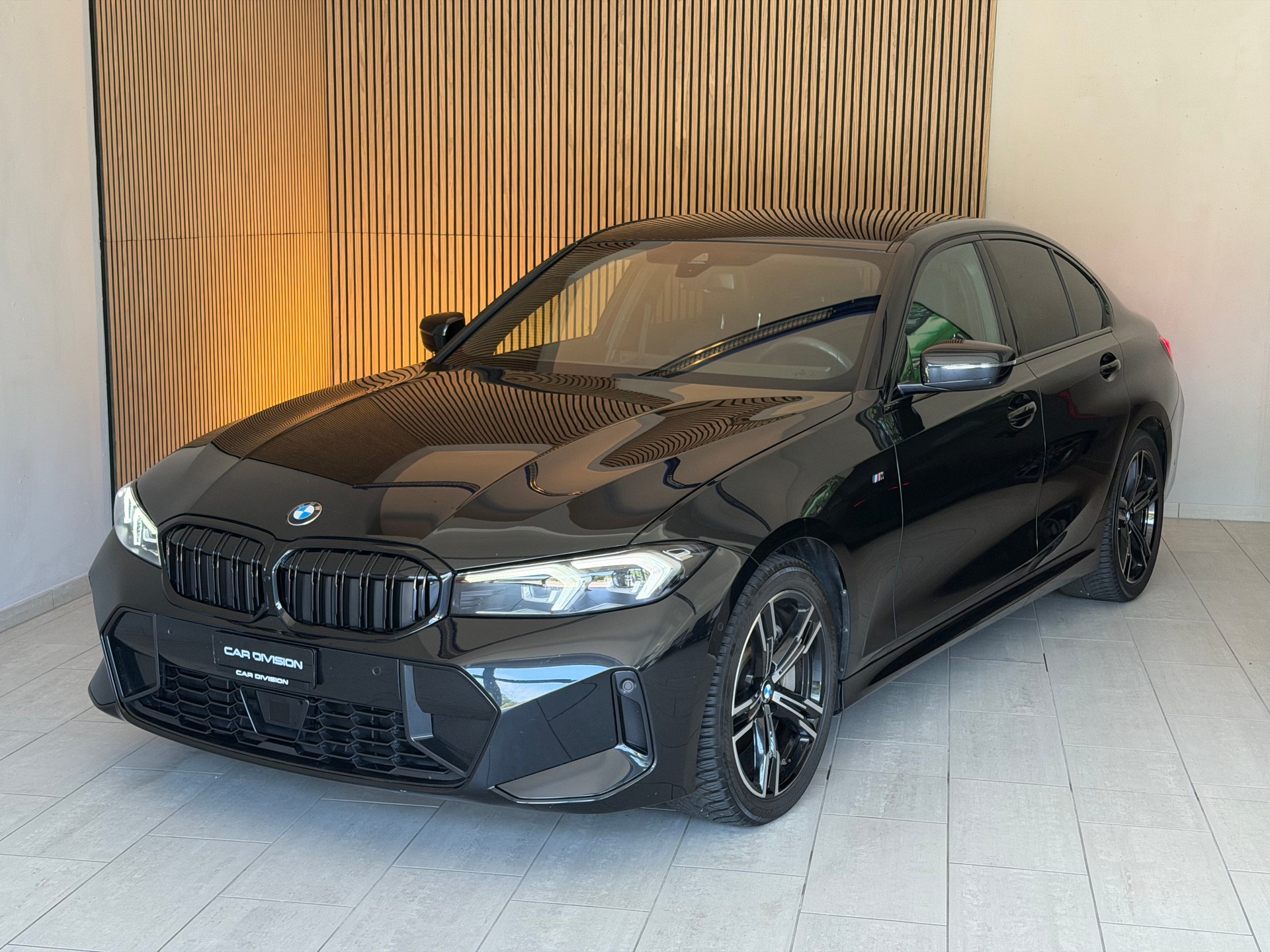 BMW 330d xDrive 48V Steptronic M Sport-showroom-element-2