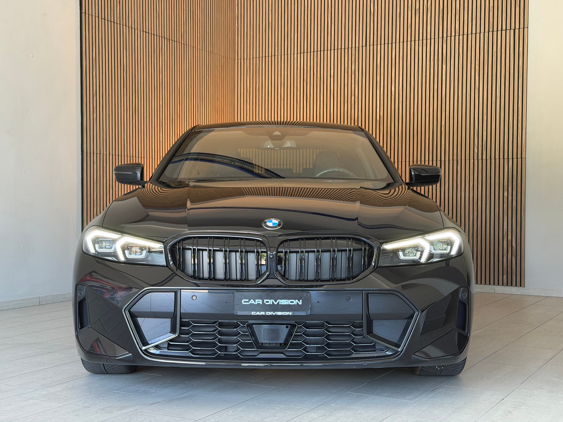 BMW 330d xDrive 48V Steptronic M Sport-showroom-element-3