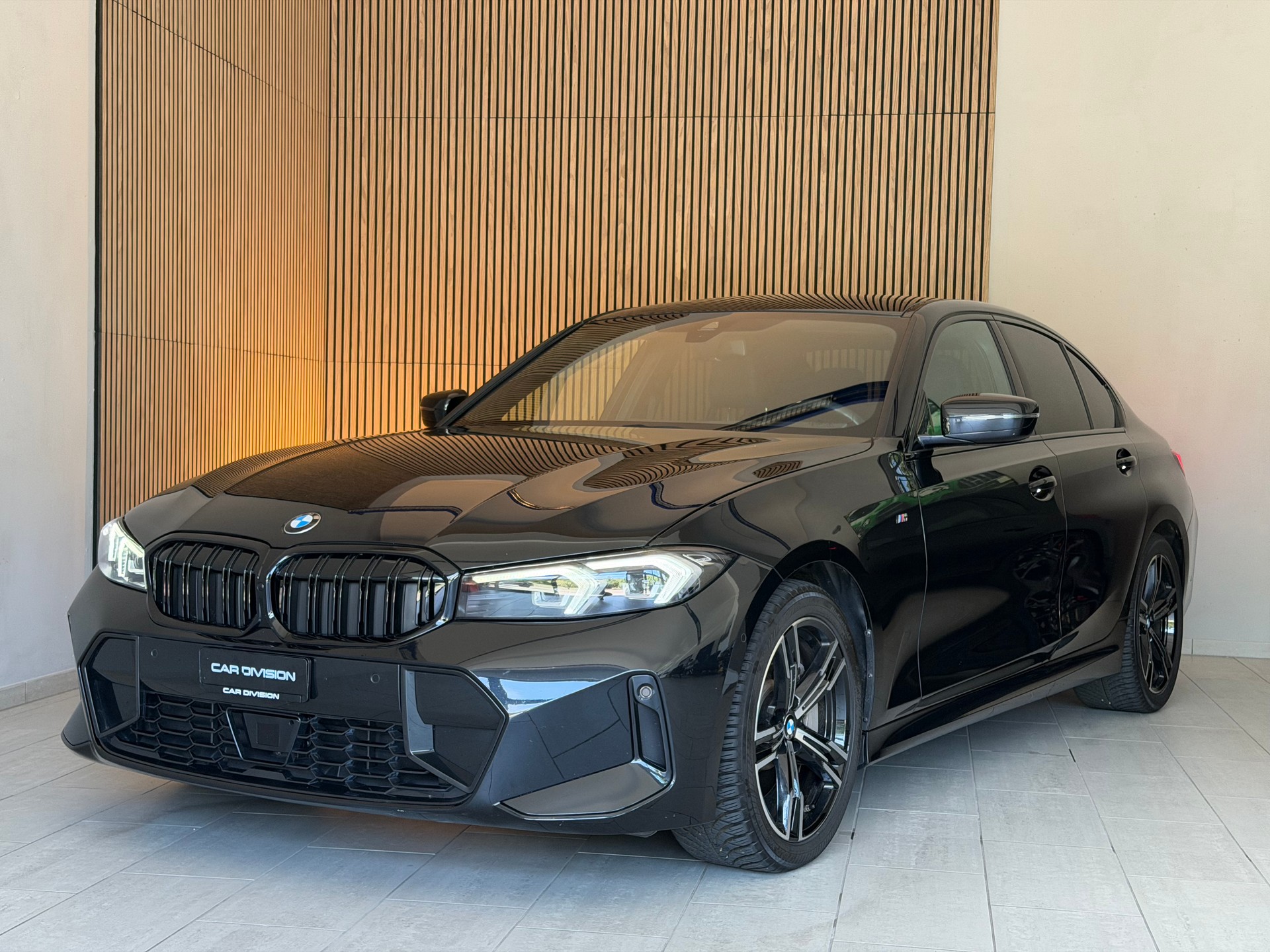 BMW 330d xDrive 48V Steptronic M Sport-showroom-element-1
