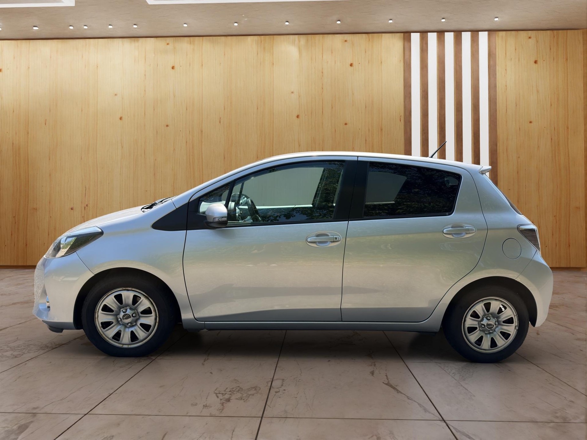 TOYOTA Yaris 1.5 VVT-i HSD Sol Premium-showroom-element-2
