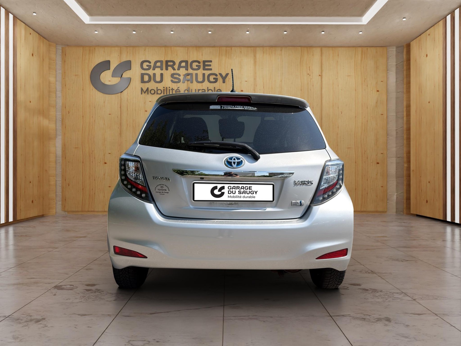TOYOTA Yaris 1.5 VVT-i HSD Sol Premium-image-4