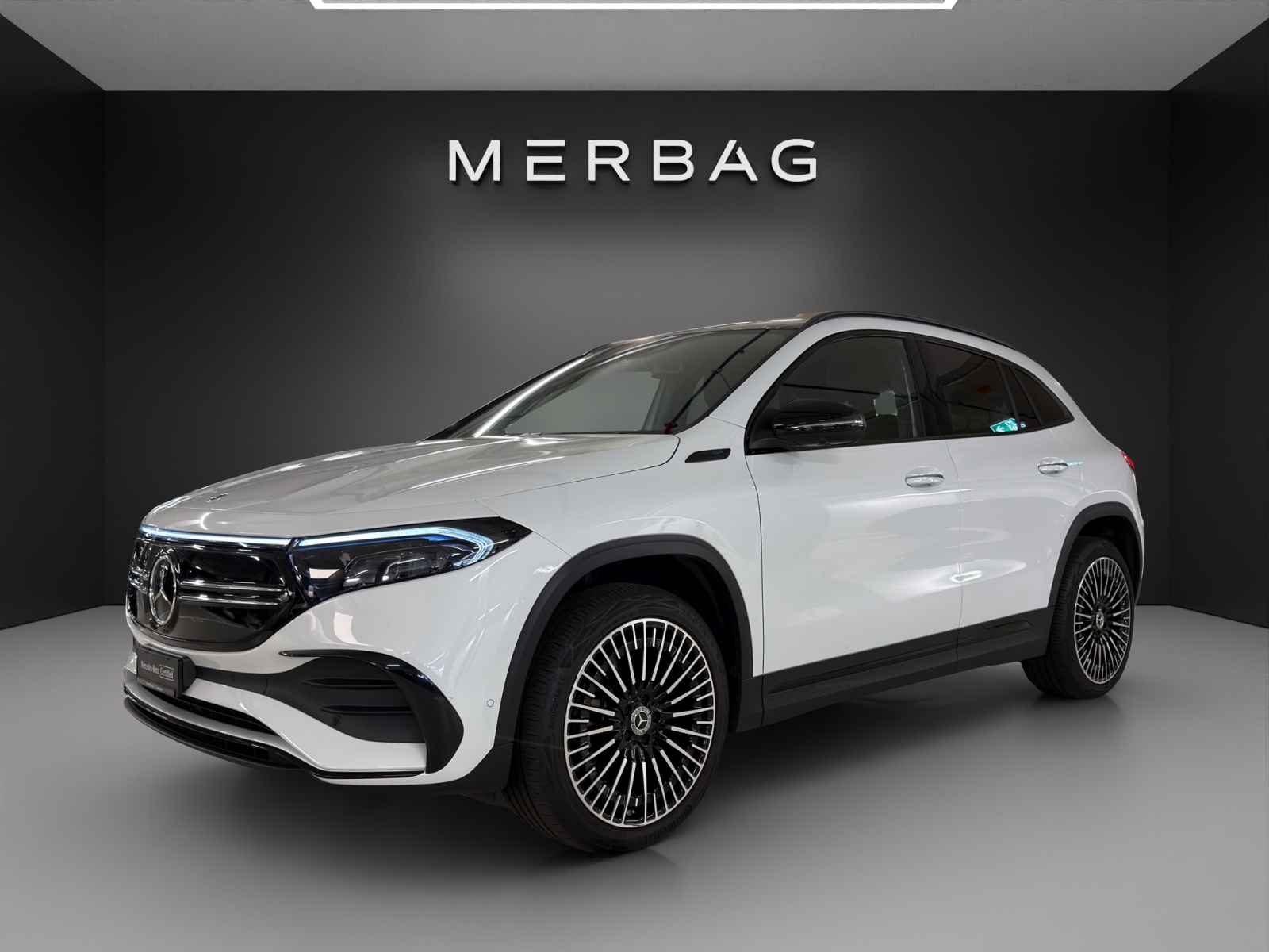 MERCEDES-BENZ EQA 300 AMG Line 4Matic-image-2