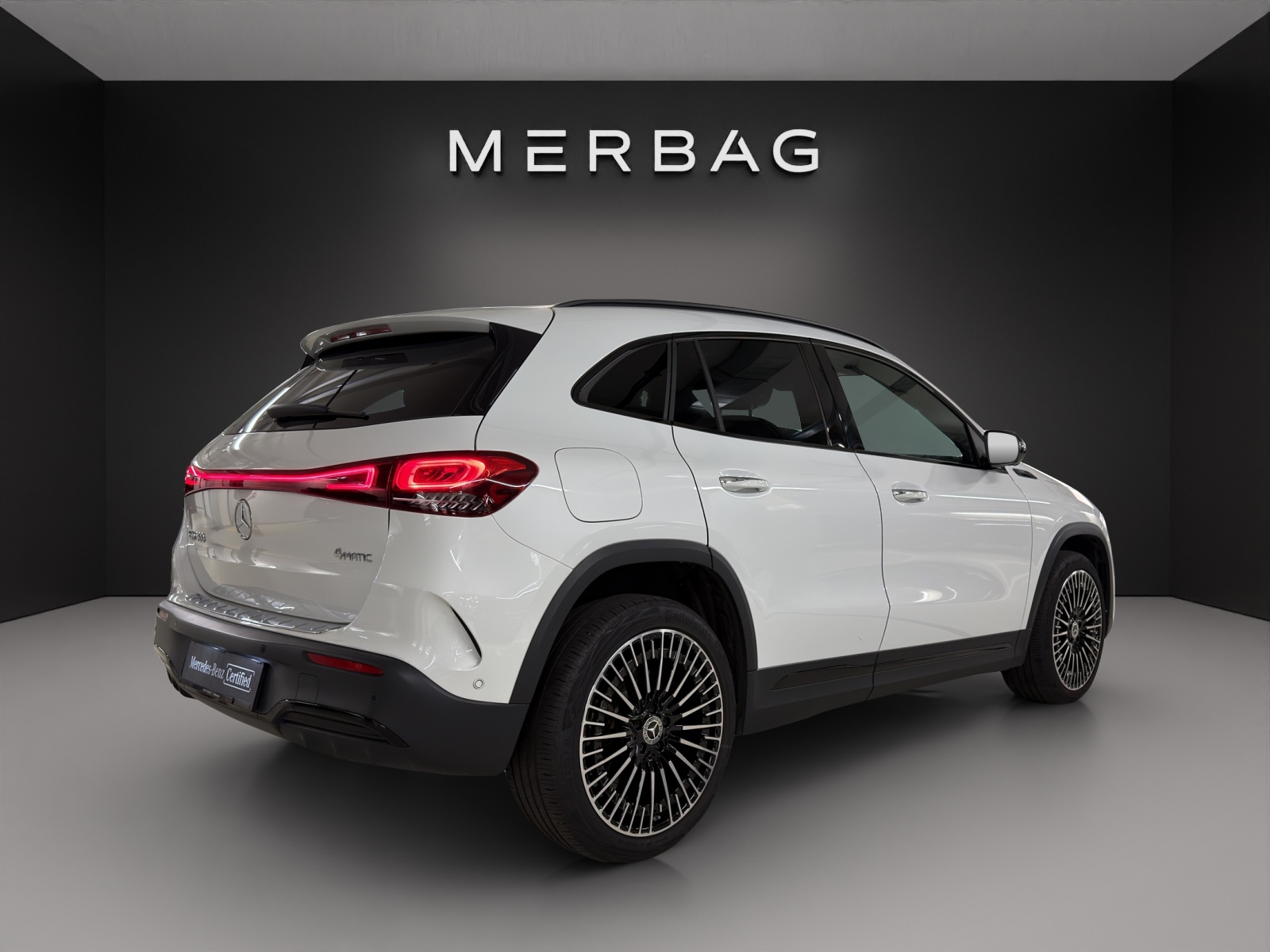 MERCEDES-BENZ EQA 300 AMG Line 4Matic-image-7