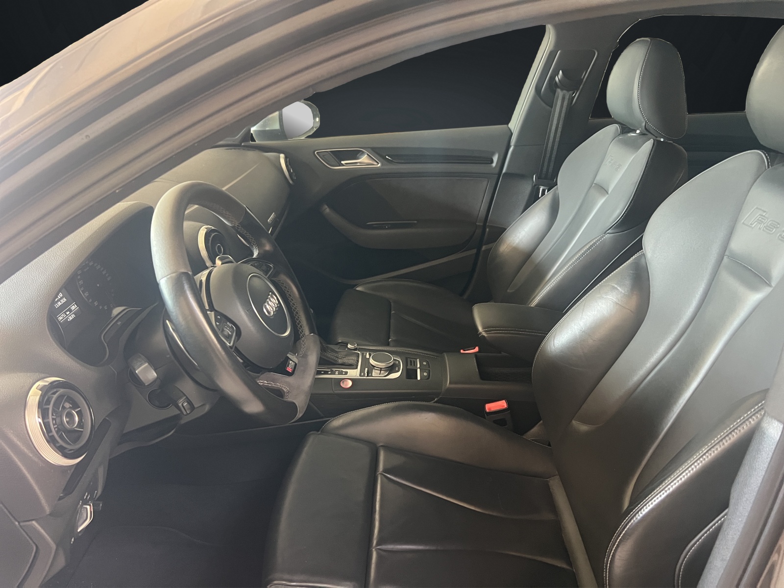 AUDI RS3 2.5 TSI quattro S-tronic-image-10