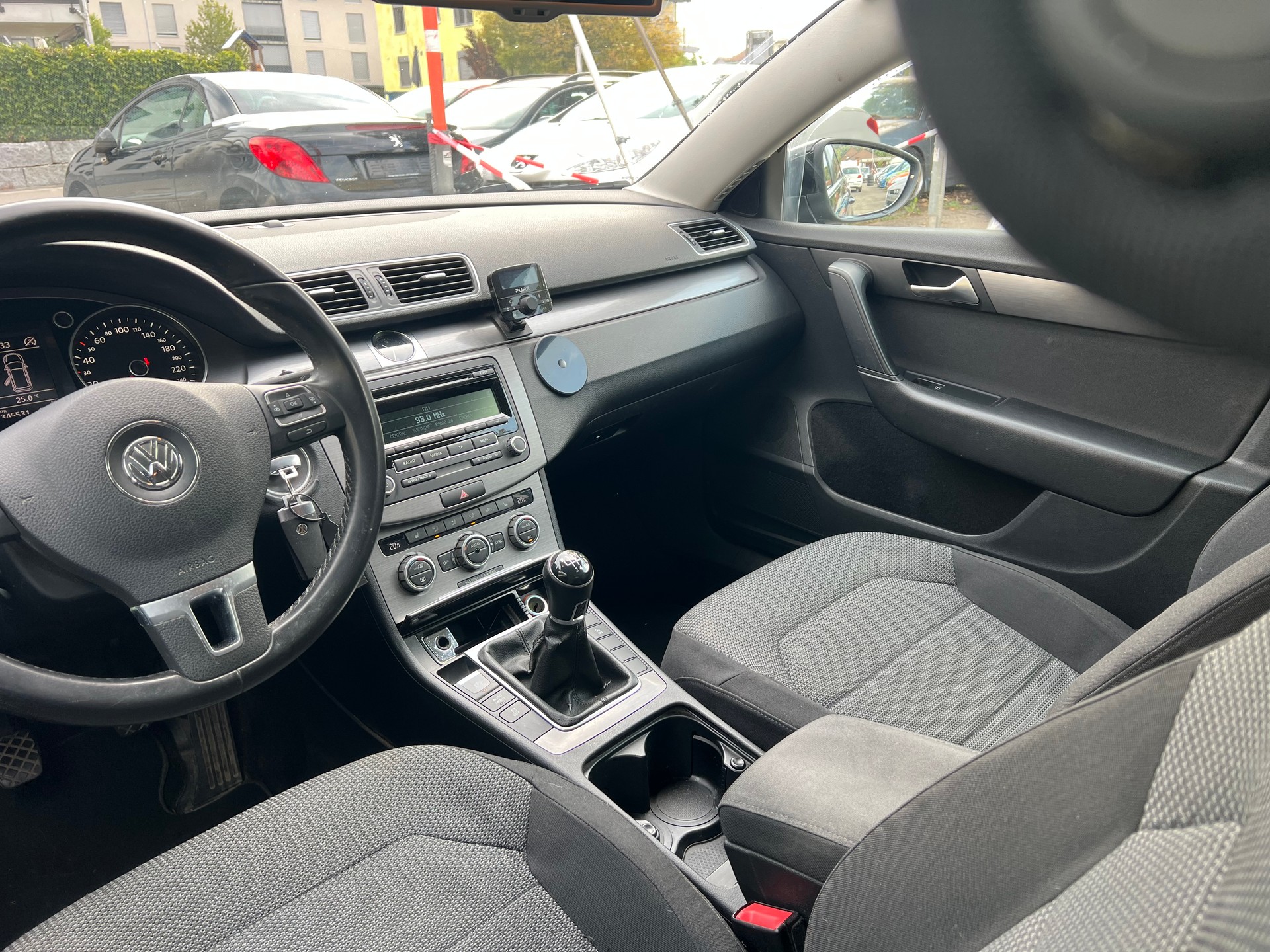 VW Passat Variant 2.0 TDI BMT R-Line Design-image-6