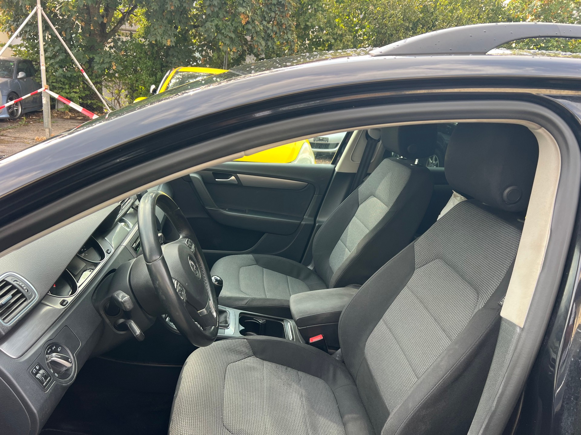 VW Passat Variant 2.0 TDI BMT R-Line Design-image-7