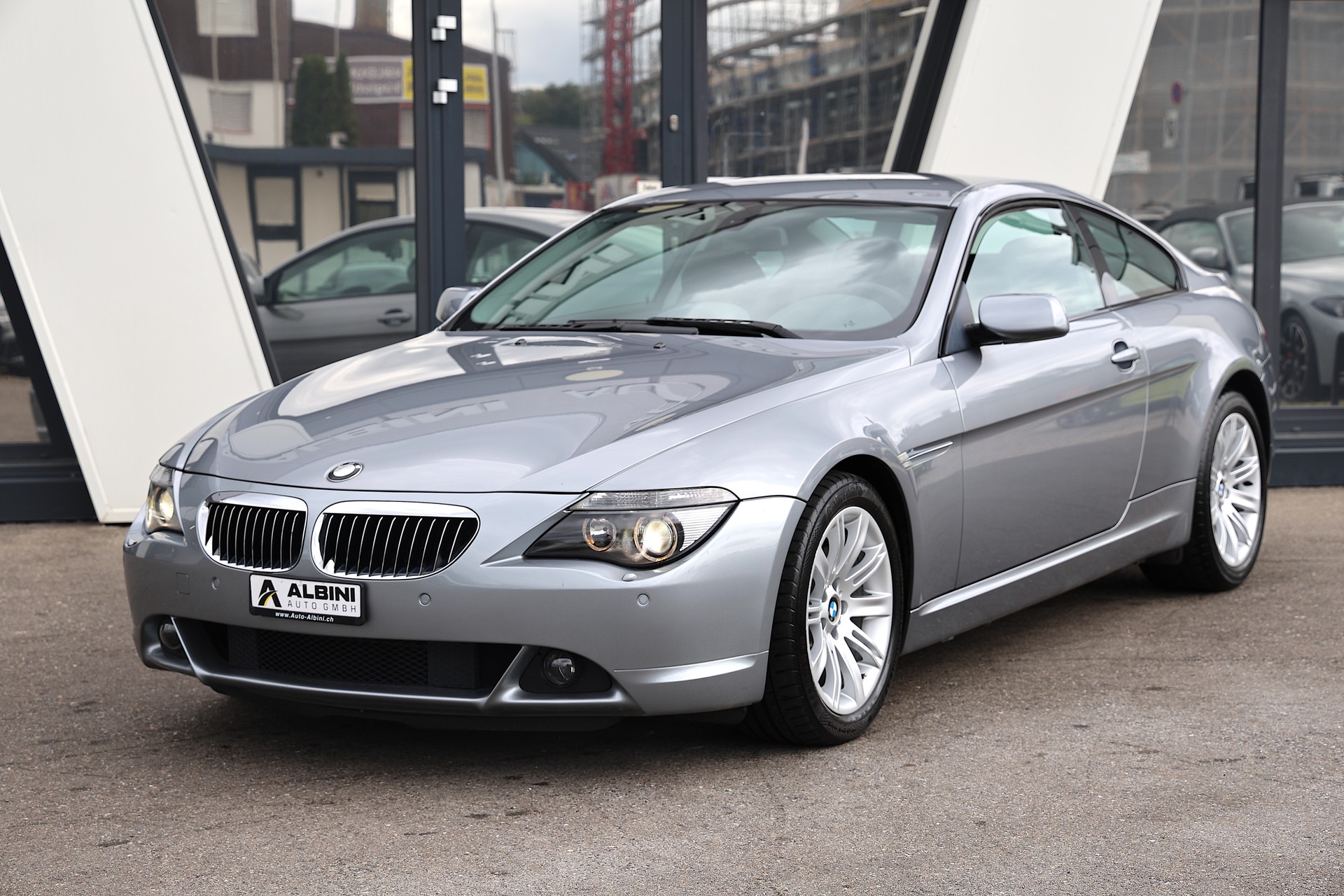 BMW 645Ci V8 Coupé-showroom-element-1
