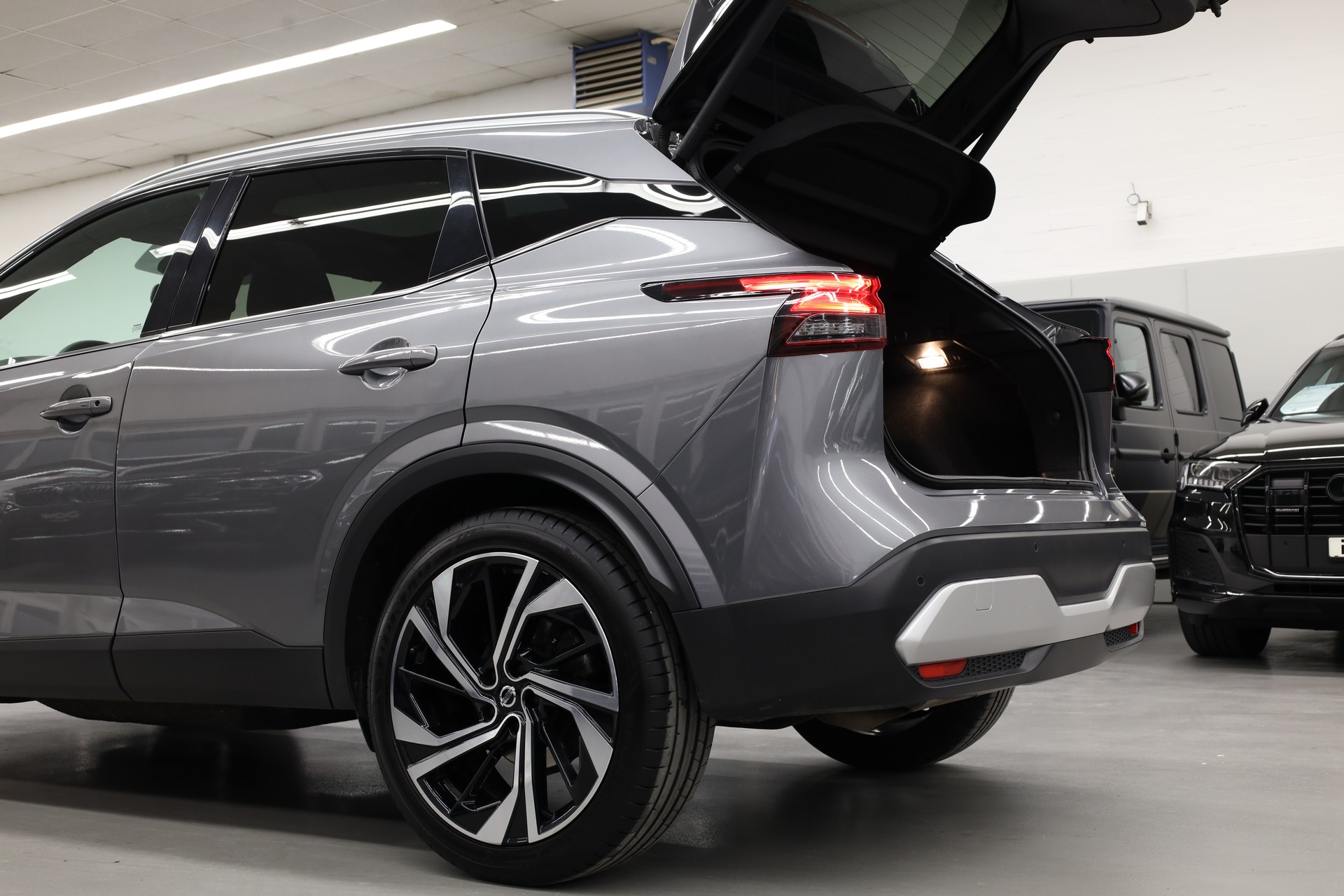 NISSAN Qashqai 1.3 DIG-T Tekna+ 4x4-image-9