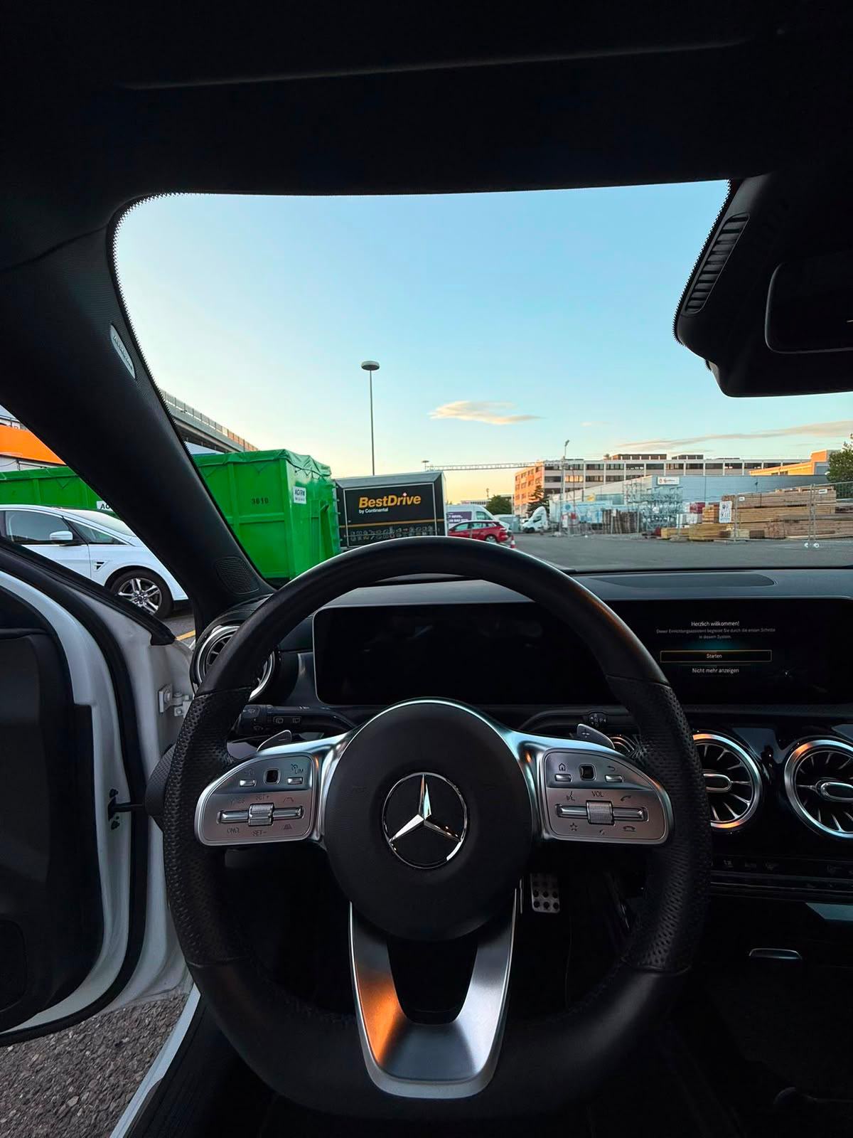 MERCEDES-BENZ A 180 d Edition-image-11