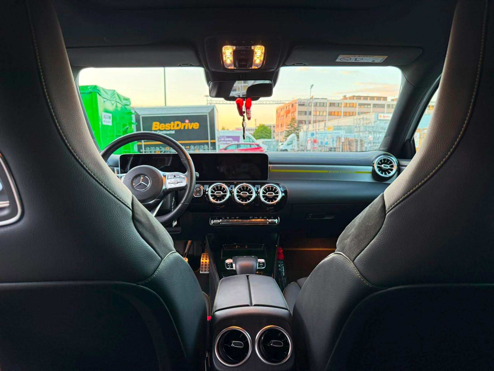 MERCEDES-BENZ A 180 d Edition-image-13