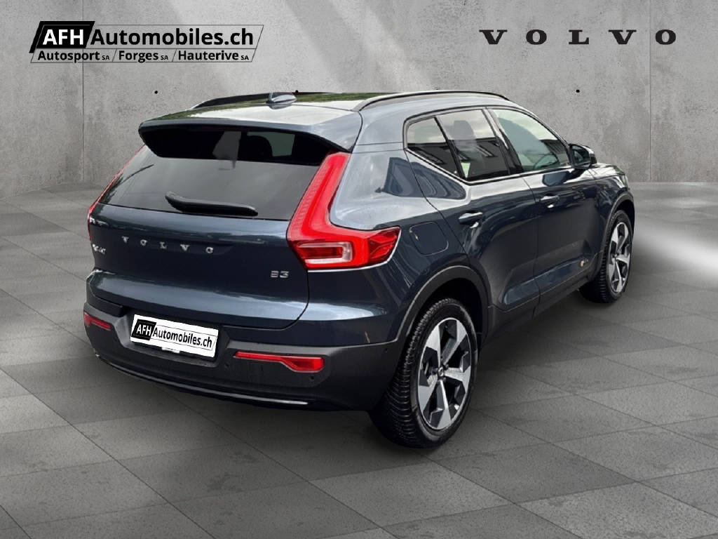 VOLVO XC40 2.0 B3 MH Plus Dark-image-6