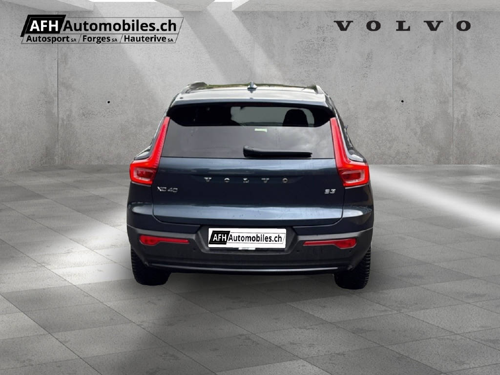 VOLVO XC40 2.0 B3 MH Plus Dark-image-7