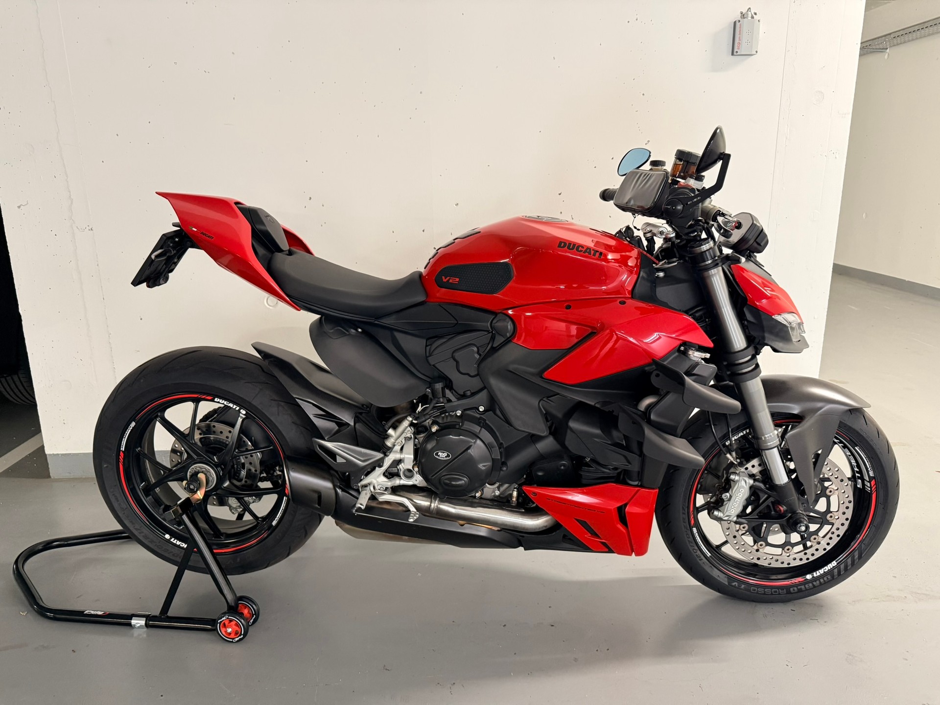 DUCATI Streetfighter V2-image-0