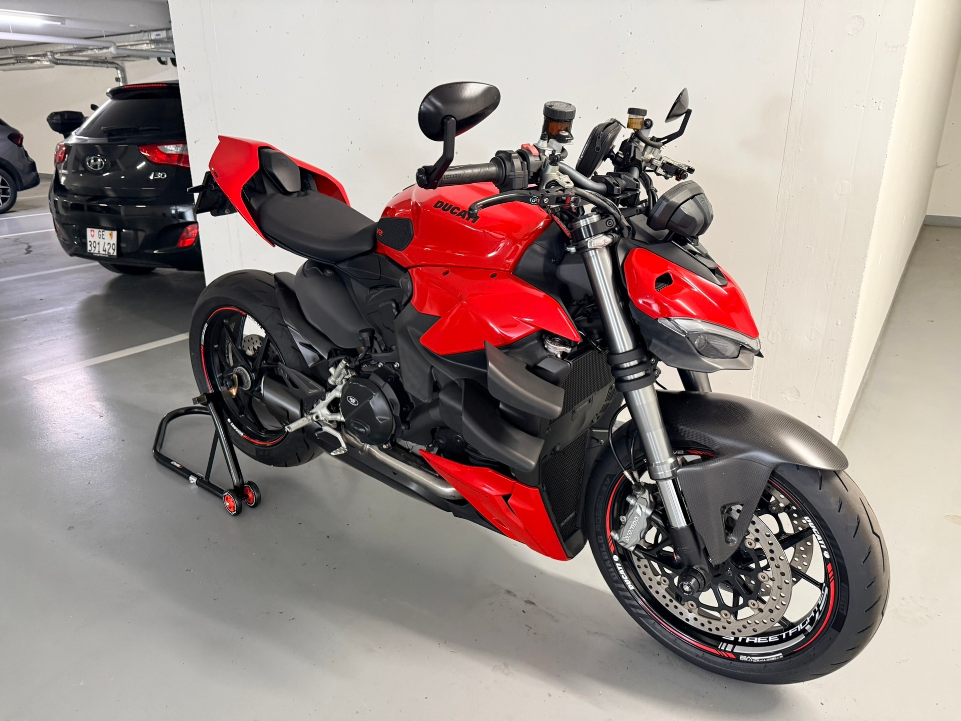 DUCATI Streetfighter V2-image-2