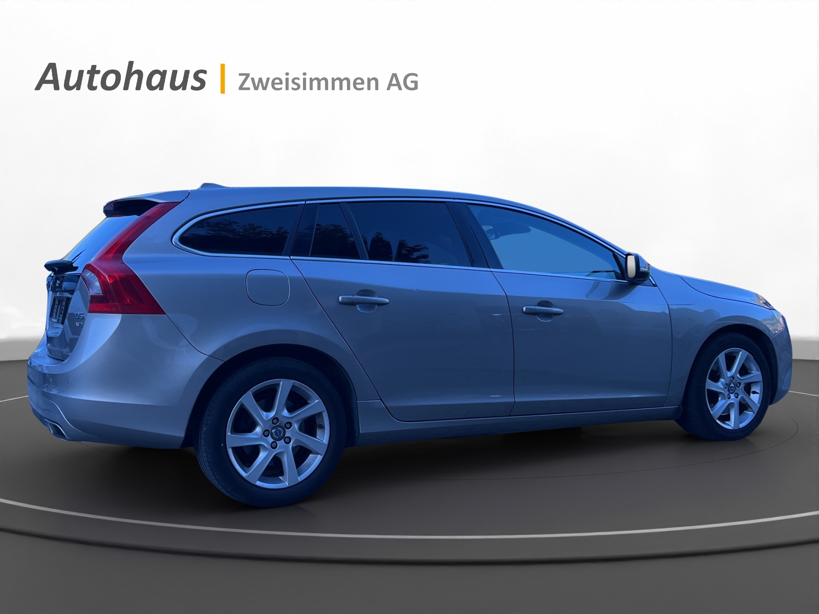VOLVO V60 D5 AWD Momentum Geartronic-image-5
