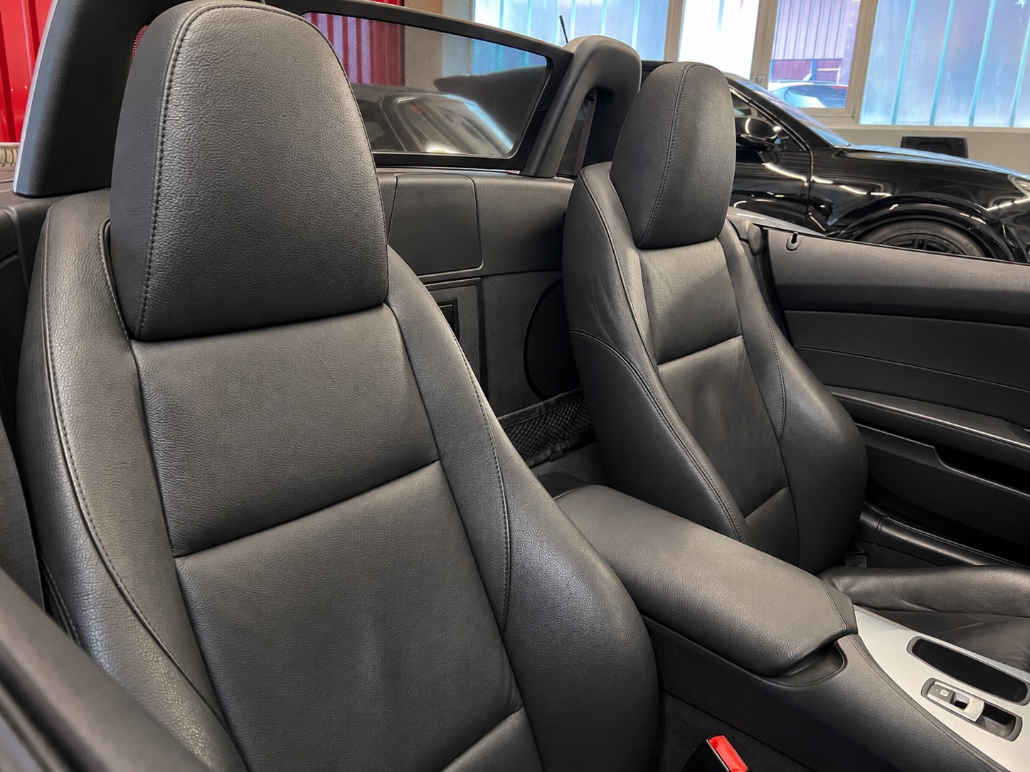 BMW Z4 sDrive35i DKG-showroom-element-3