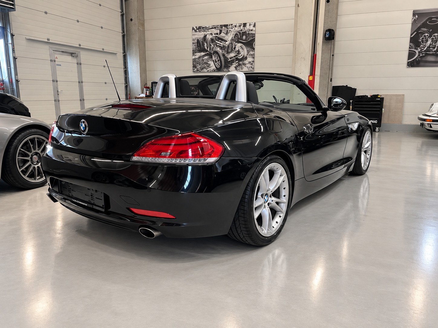 BMW Z4 sDrive35i DKG-showroom-element-1