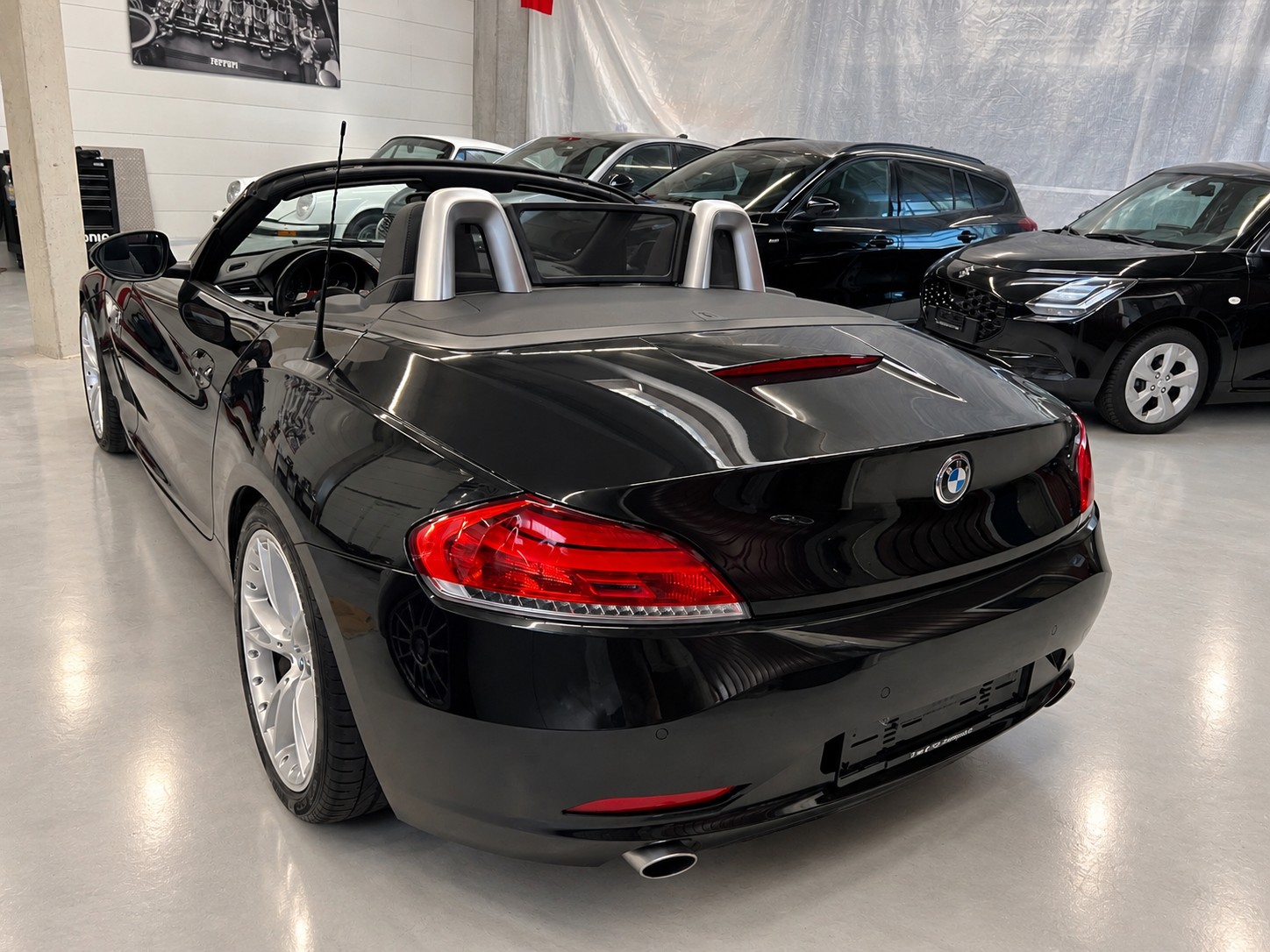BMW Z4 sDrive35i DKG-showroom-element-2