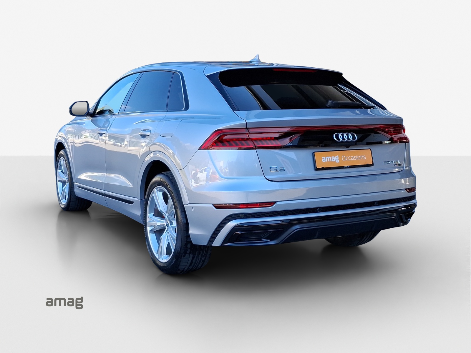 AUDI Q8 60 TFSI e quattro PHEV tiptronic-showroom-element-2