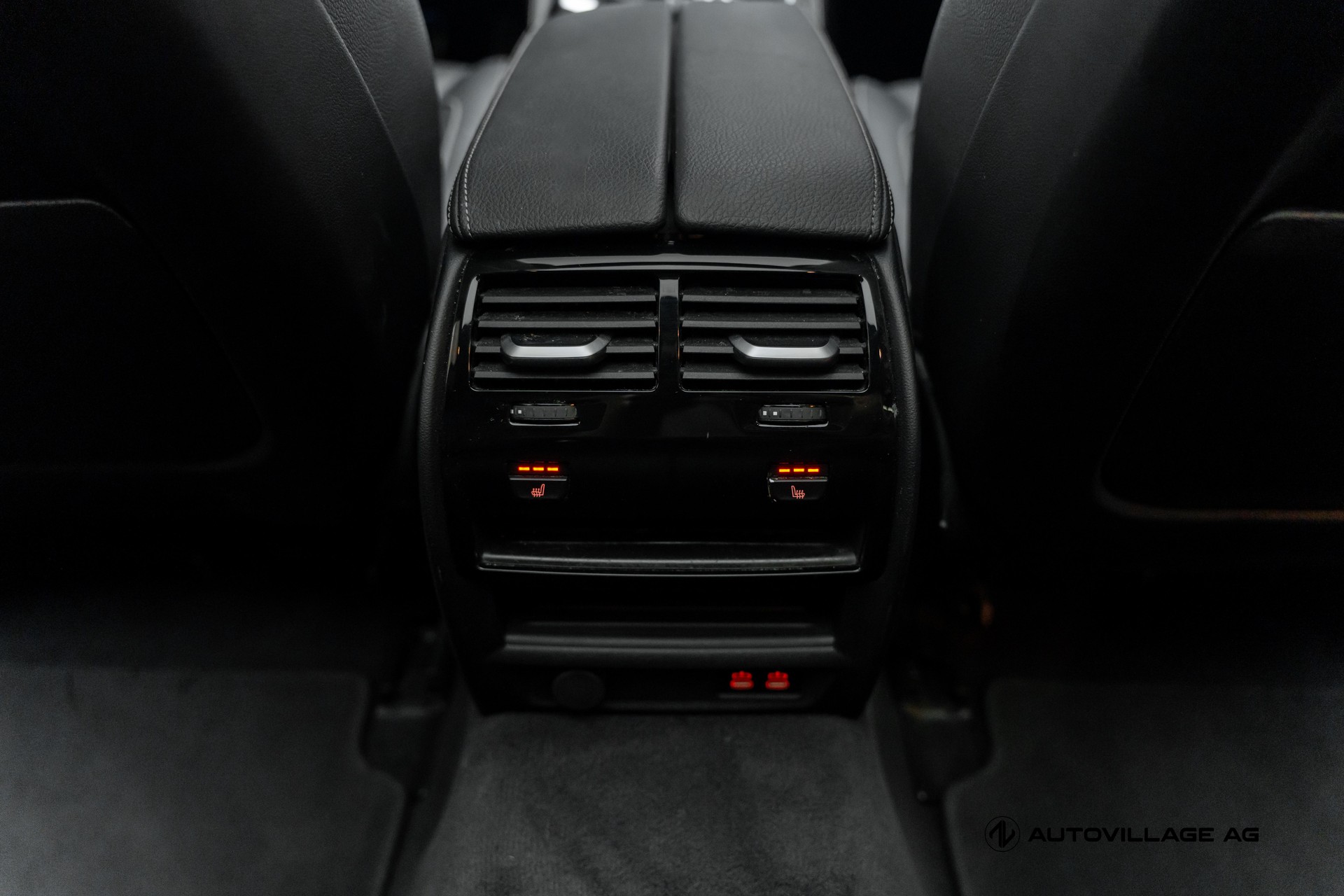 BMW 530e xDrive Touring Pure M Sport Steptronic-image-10