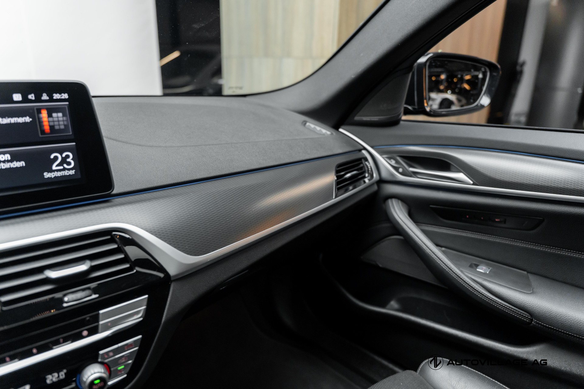 BMW 530e xDrive Touring Pure M Sport Steptronic-image-18