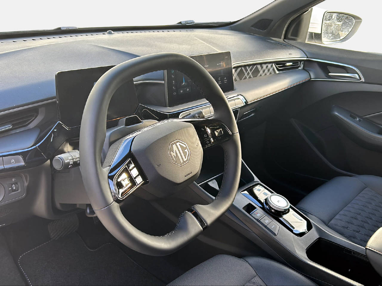 MG 3 1.5 Hybrid Luxury-image-8