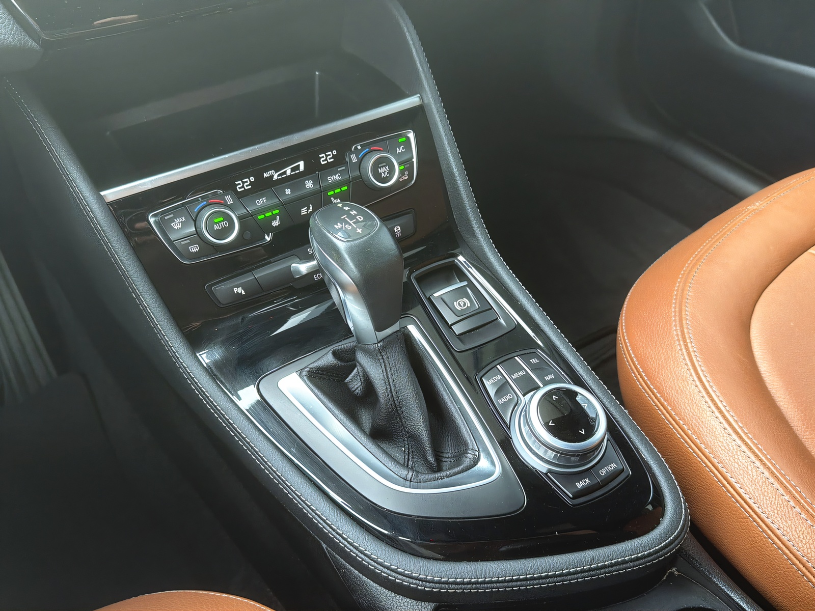 BMW BMW 2er F46 Gran Tourer 218d-image-12