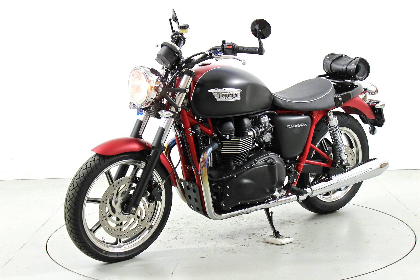 TRIUMPH Bonneville T100-image-2
