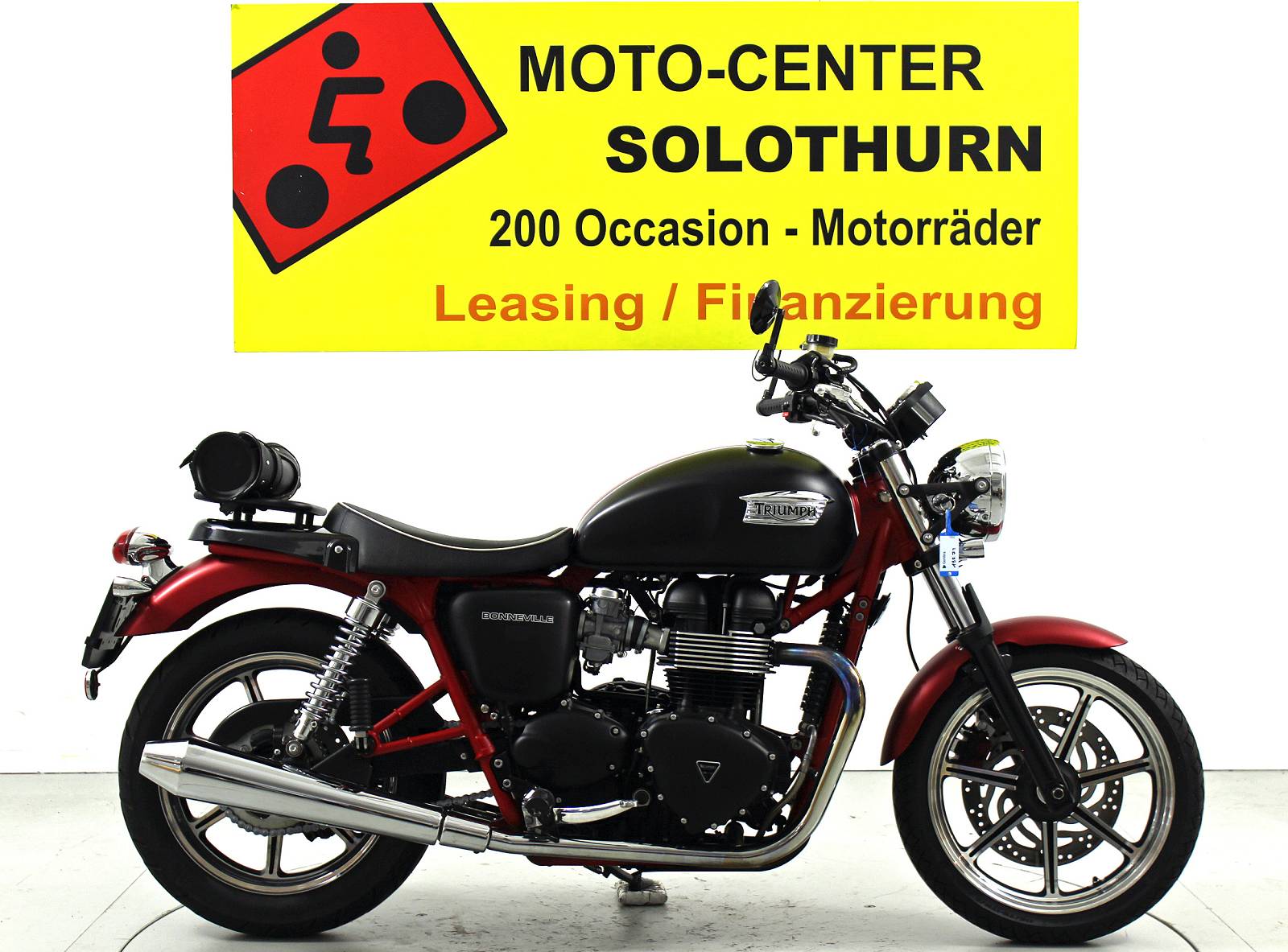 TRIUMPH Bonneville T100-image-0