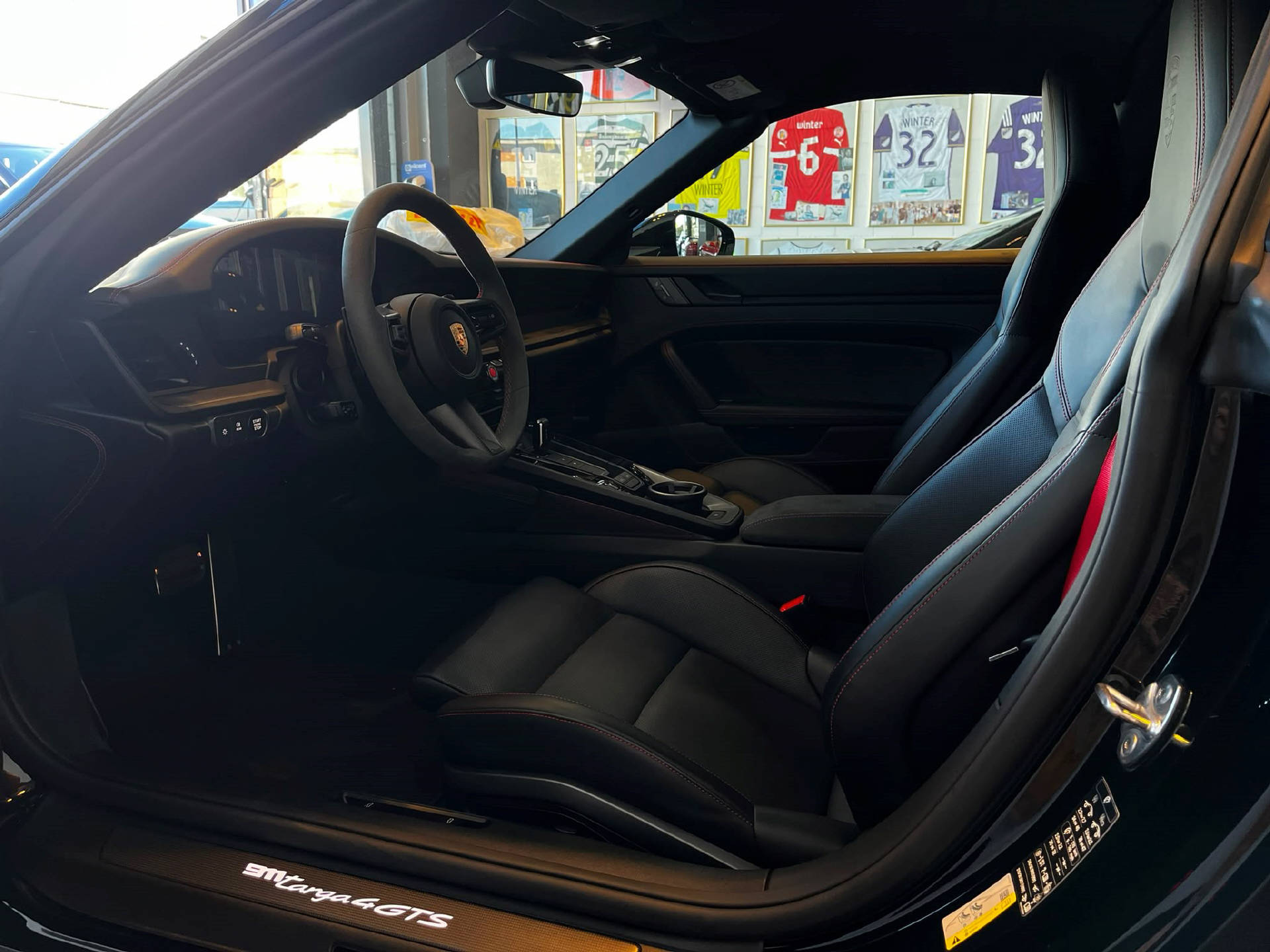 PORSCHE 911 Targa 3.6 Carrera 4 GTS PDK-image-17