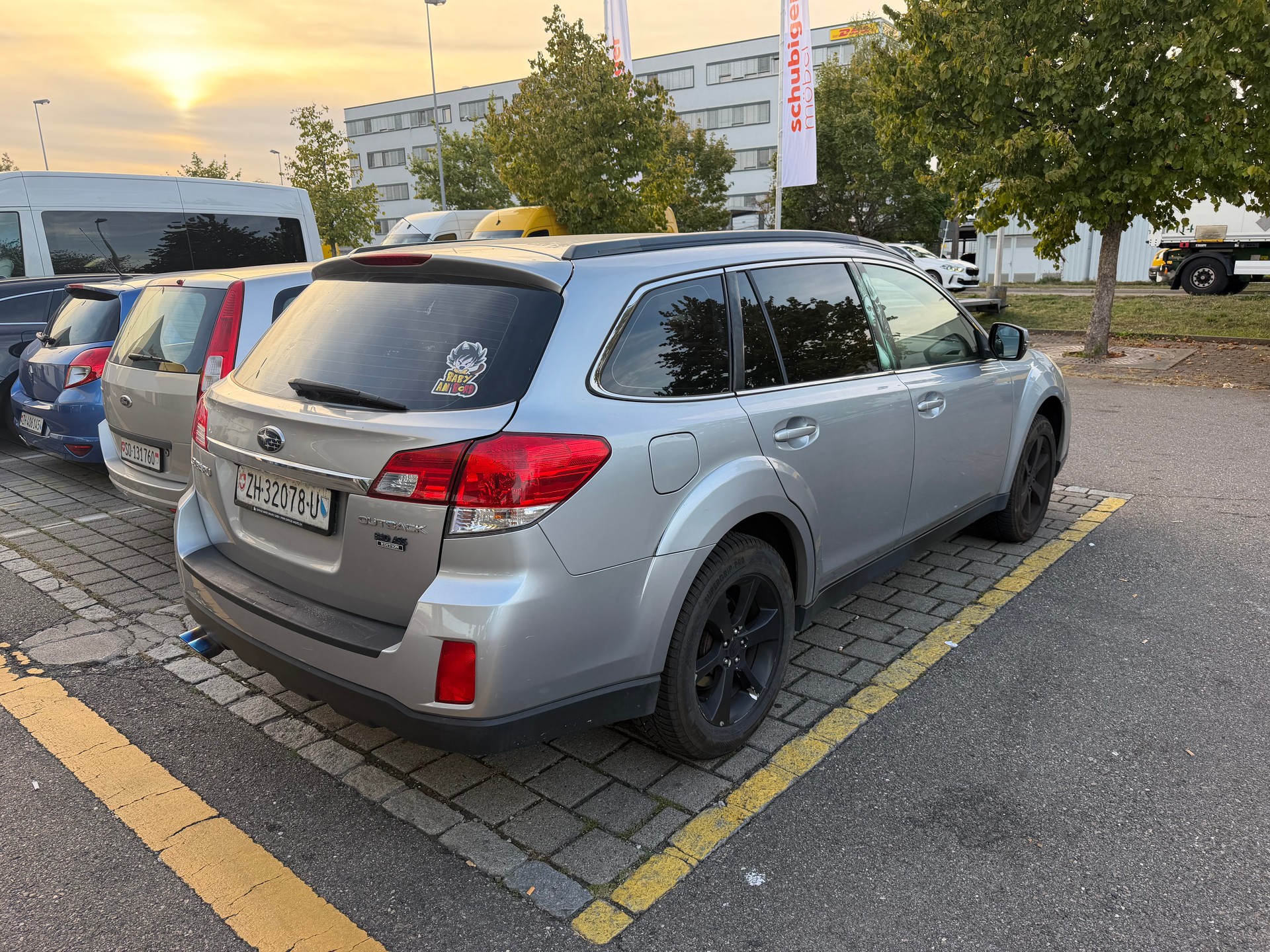 SUBARU Outback 2.0D Limited Classic AWD Lineartronic-showroom-element-1