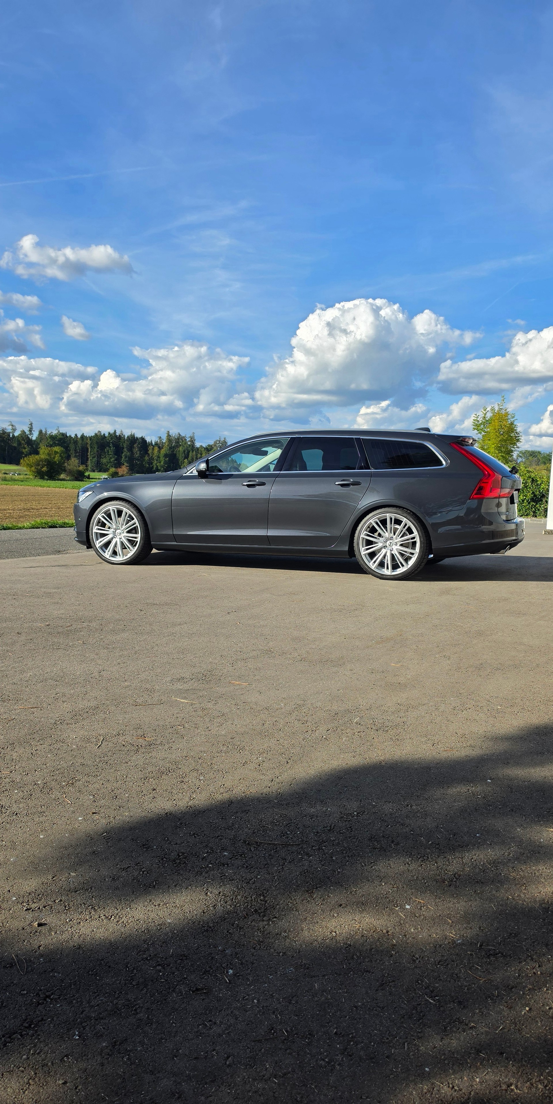 VOLVO D4 Momentum Geartronic 8