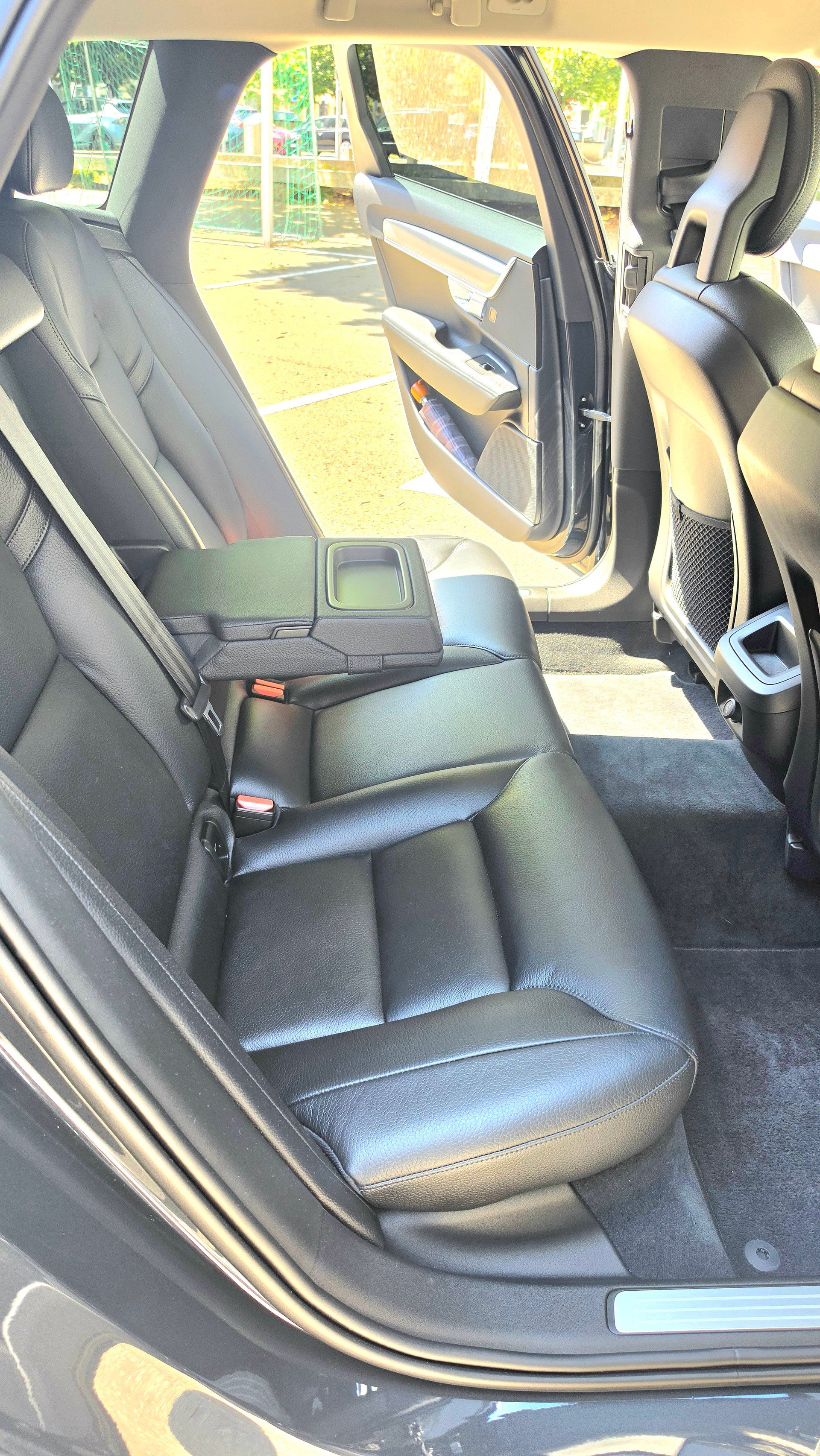 VOLVO D4 Momentum Geartronic 8-image-9