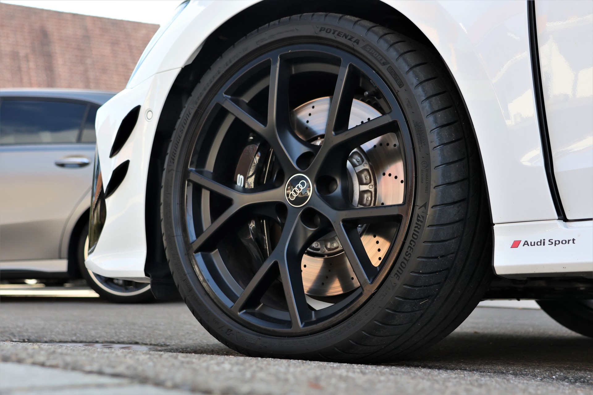 AUDI RS3 Sportback 2.5 TSI quattro S-tronic (CH)-image-8