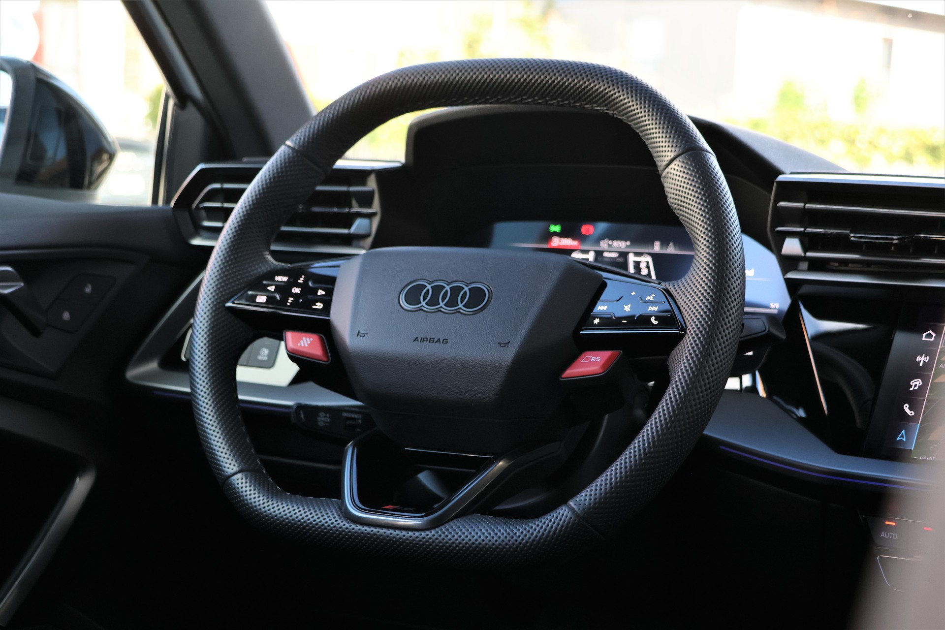 AUDI RS3 Sportback 2.5 TSI quattro S-tronic (CH)-image-15